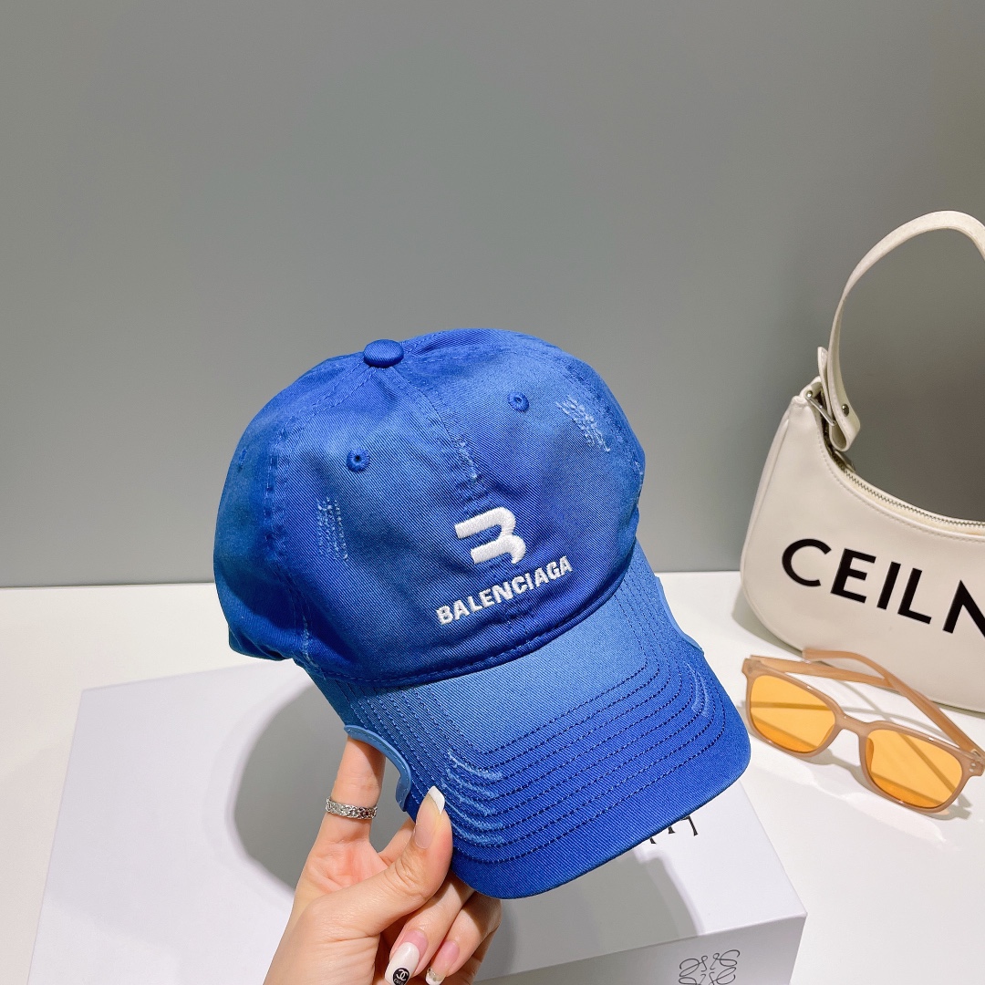 Balenciaga巴黎世家刺绣字母标志棒球帽