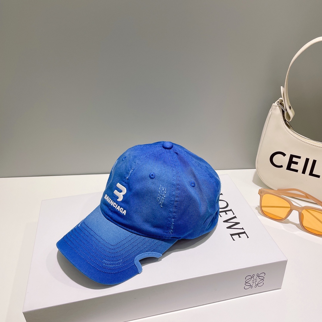 Balenciaga巴黎世家刺绣字母标志棒球帽
