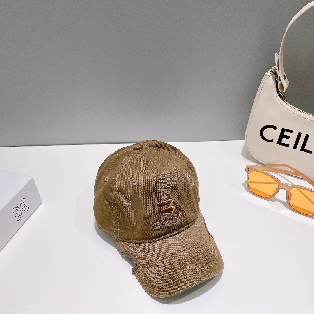 Balenciaga巴黎世家刺绣字母标志棒球帽