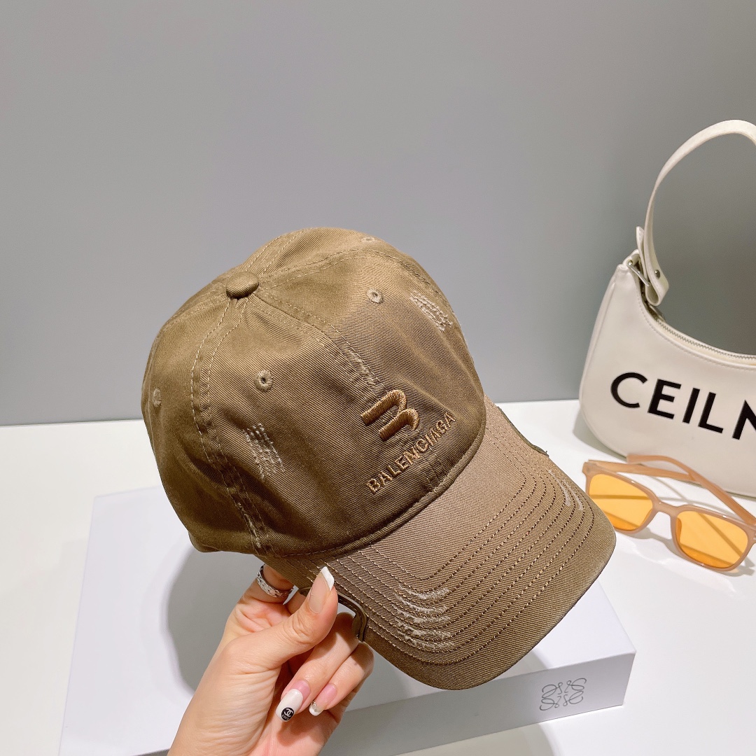 Balenciaga巴黎世家刺绣字母标志棒球帽