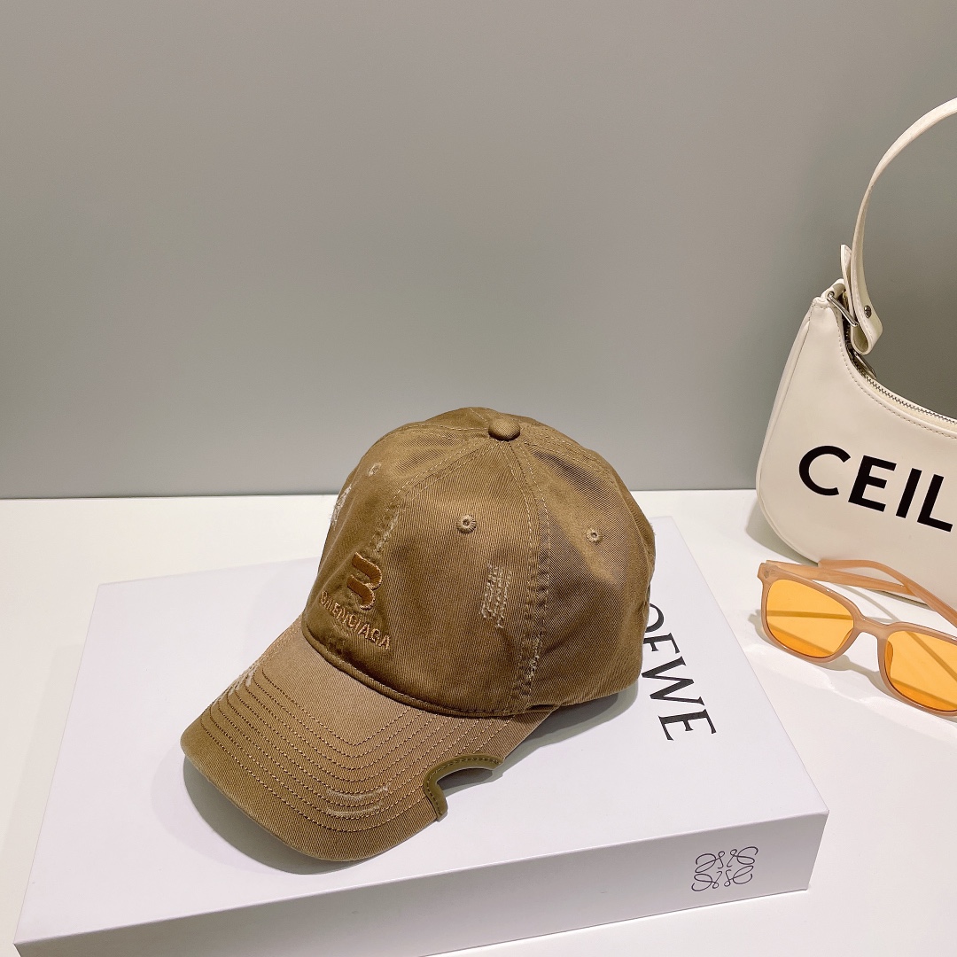 Balenciaga巴黎世家刺绣字母标志棒球帽