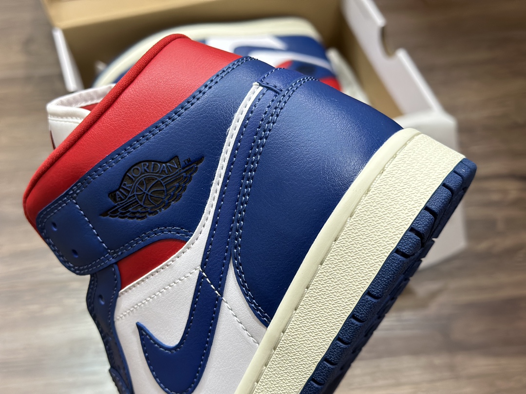 260 Air Jordan 1 mid aj1 乔1中帮篮球鞋 BQ6472-146