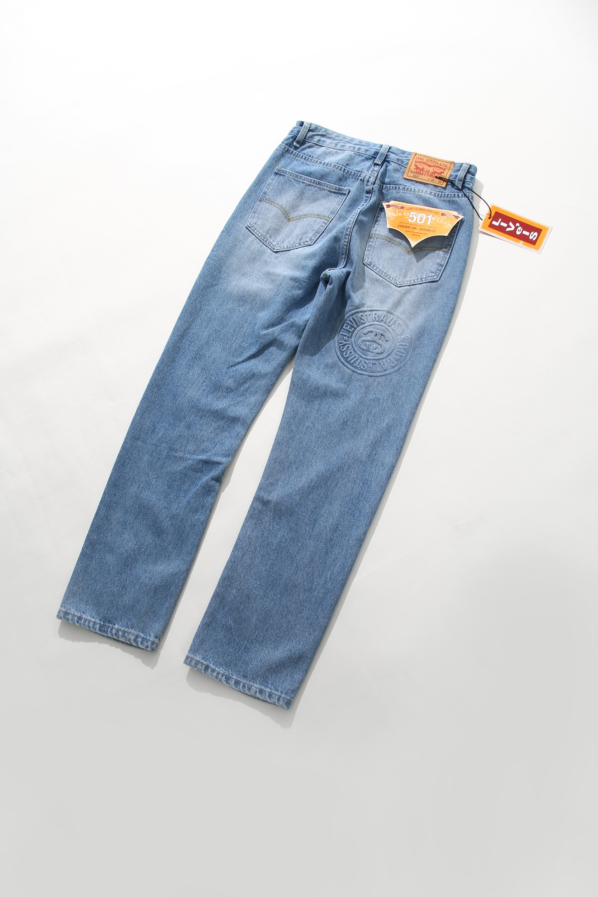 Stussy x Levi’s 李维斯150周年浮雕牛仔裤 2