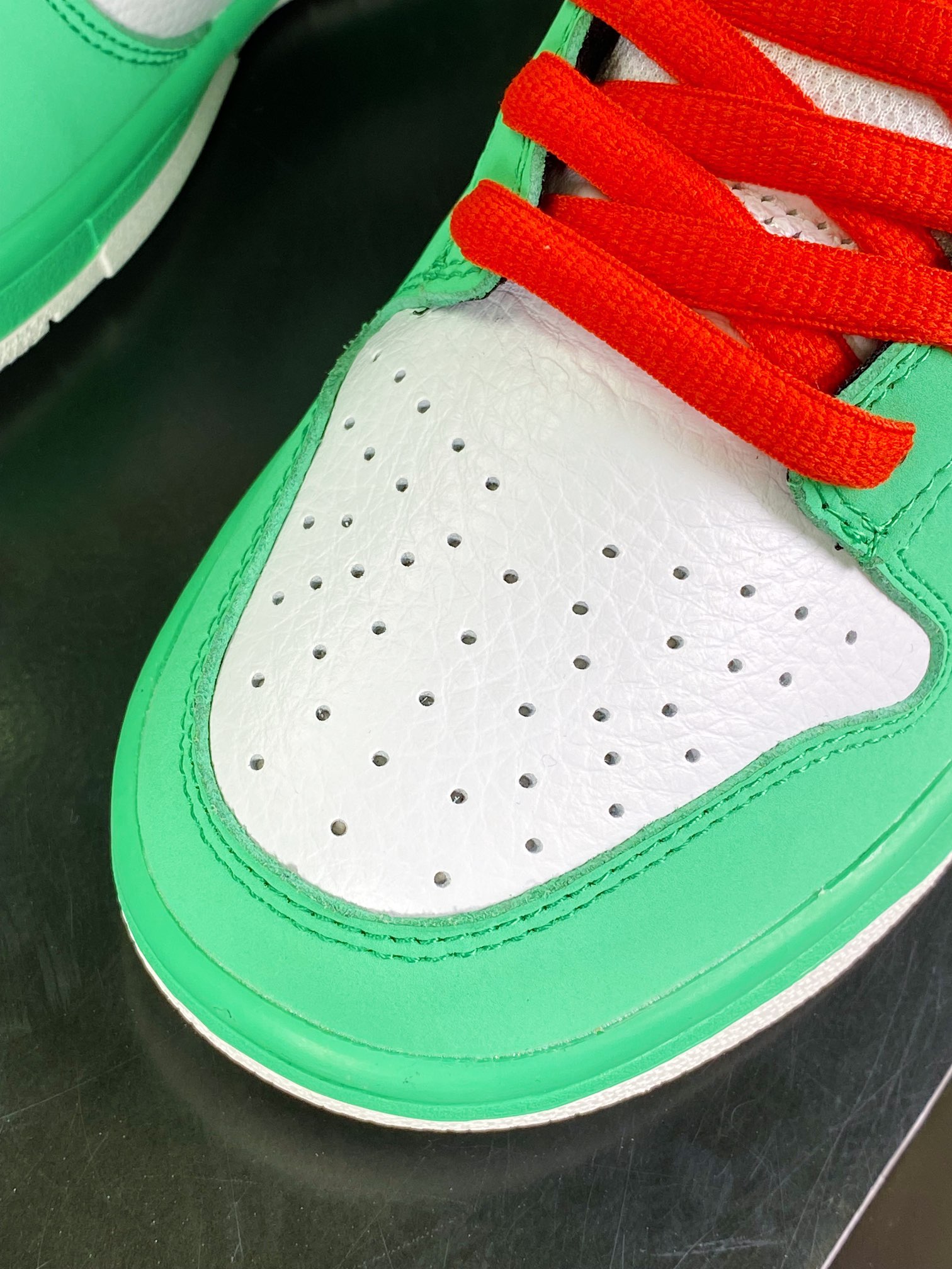 280 SB Dunk Low Pro”Heineken”扣篮系列低帮休闲运动滑板板鞋“皮革白绿喜力”304292-302