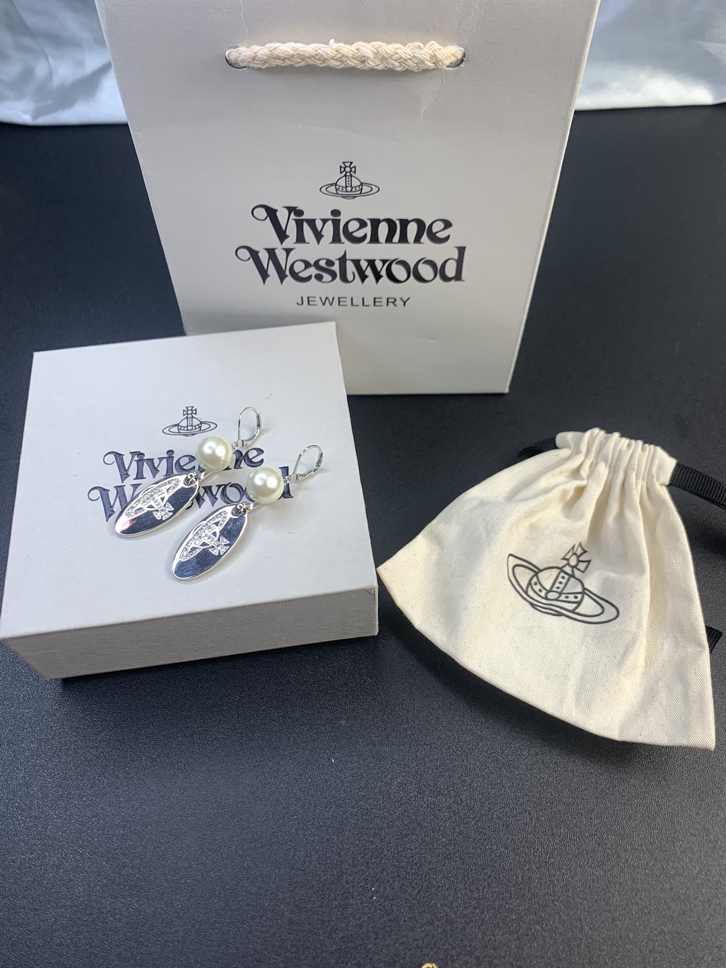 Vivienne Westwood 西太后锆石椭圆牌混搭耳环