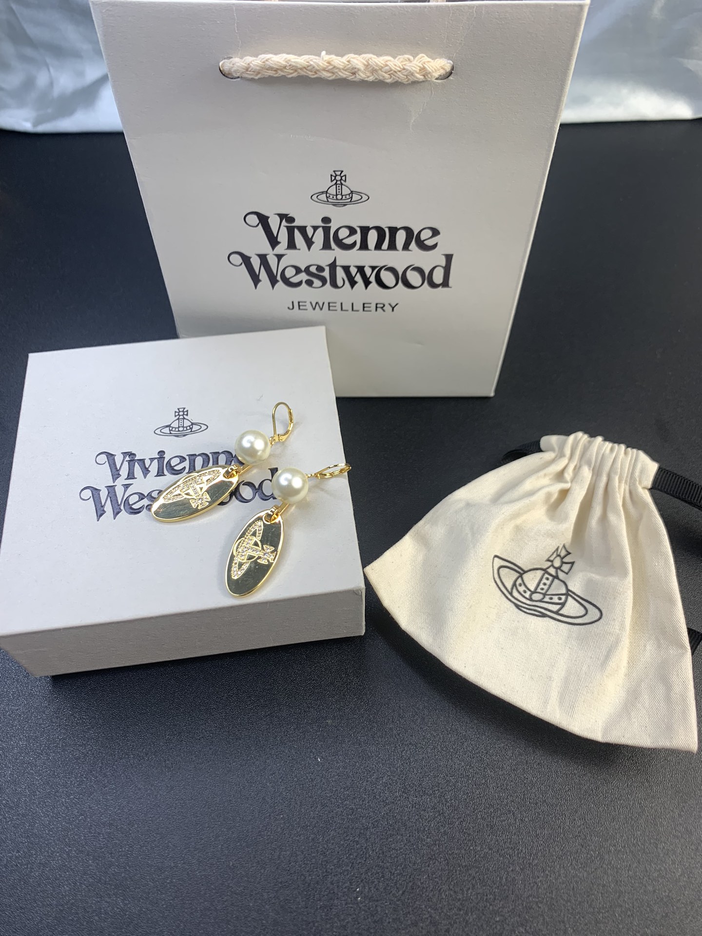 Vivienne Westwood 西太后锆石椭圆牌混搭耳环