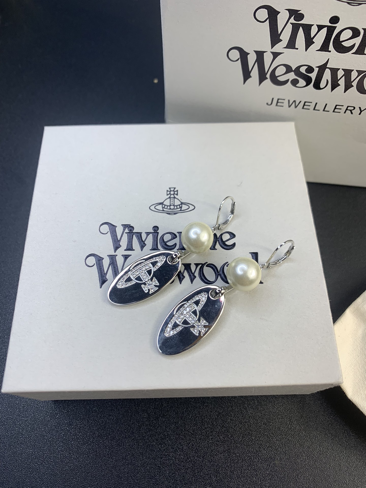 Vivienne Westwood 西太后锆石椭圆牌混搭耳环