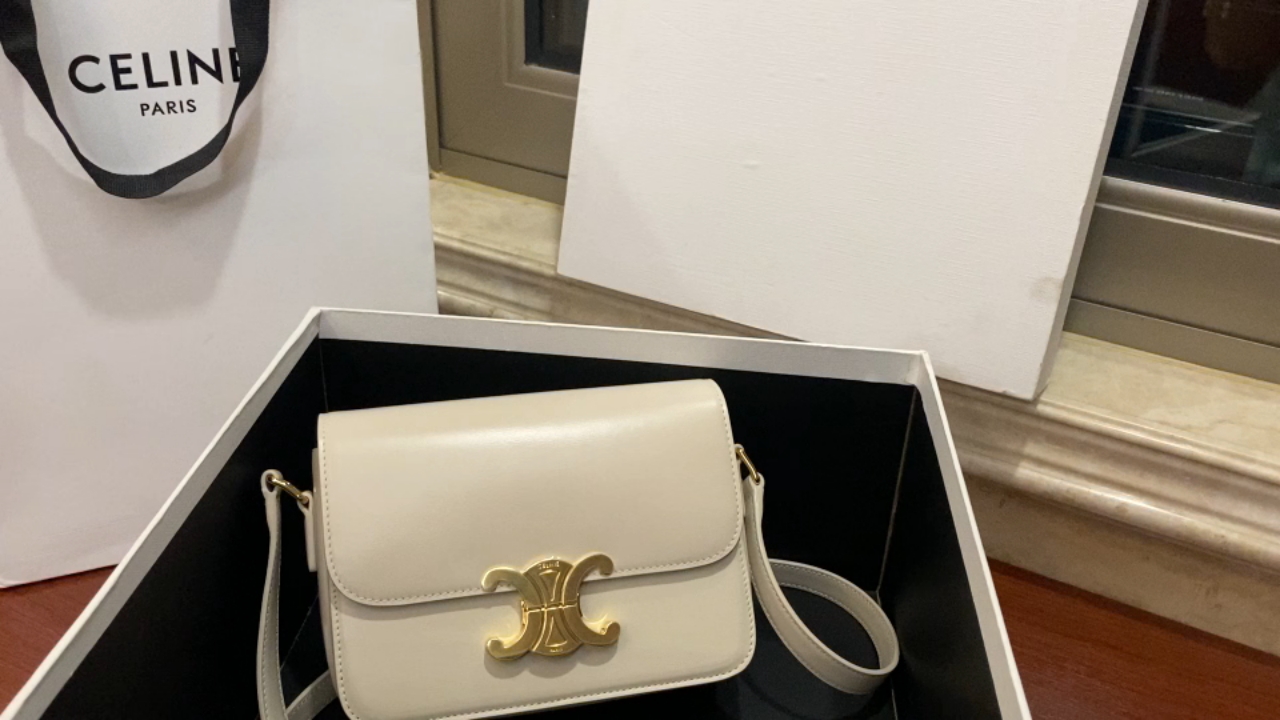 Celine Teen Triomphe Bag in White Leather with Golden Clasp,Adjustable Strap