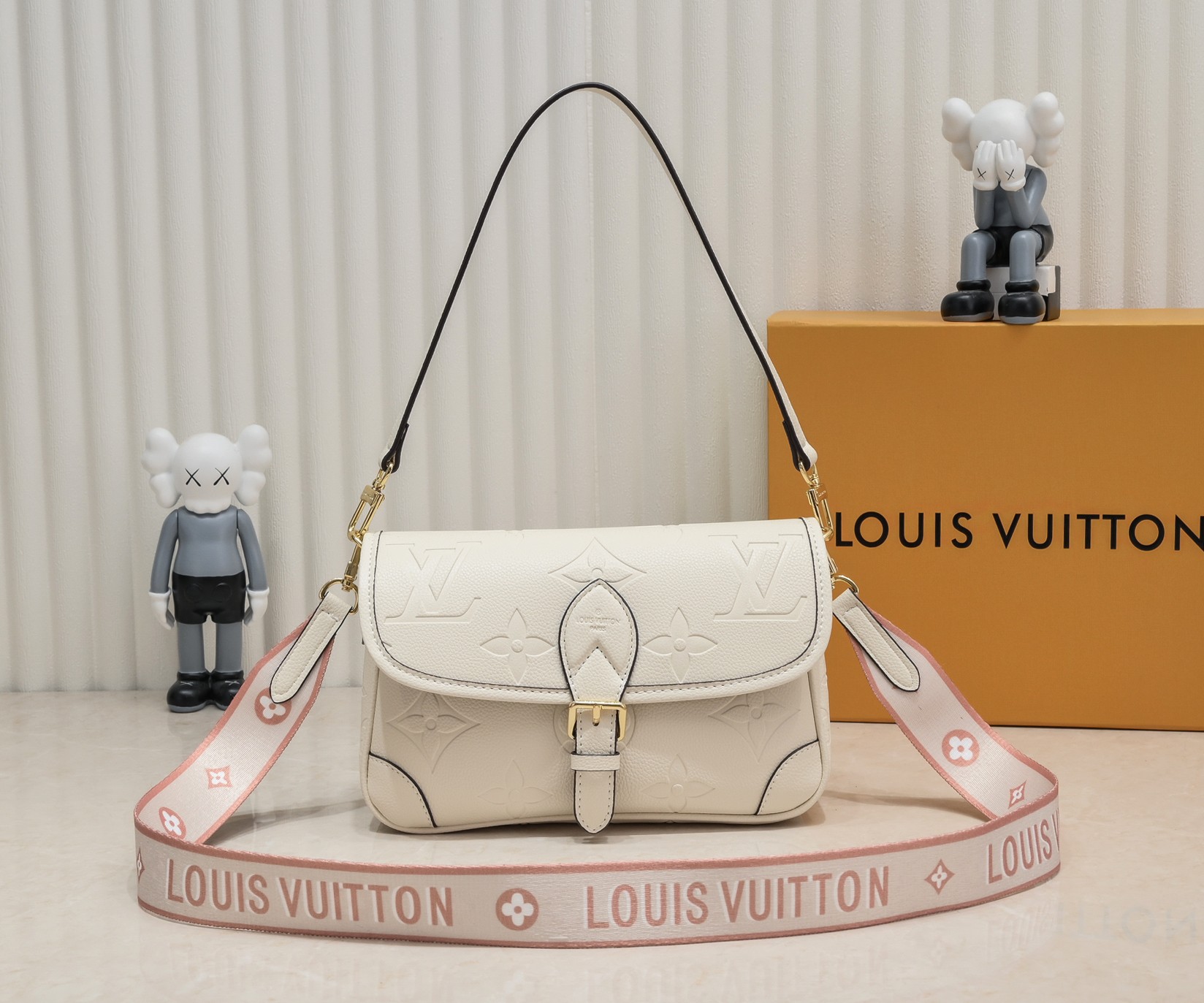 What is a counter quality
 Louis Vuitton LV Diane AAAAA
 Handbags Crossbody & Shoulder Bags Black White Empreinte​ Fashion Baguette M46386