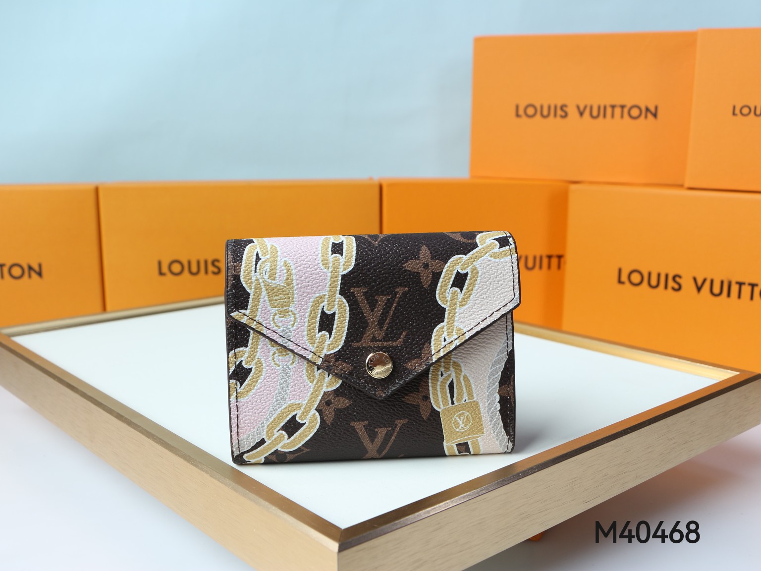Leather short wallet front view