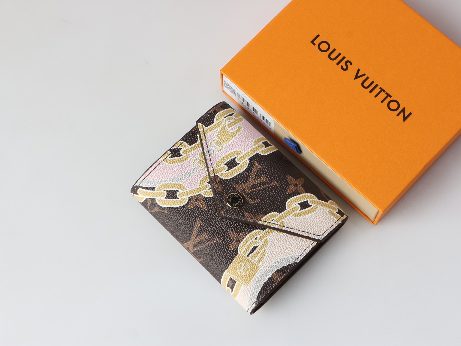 Leather short wallet open interior