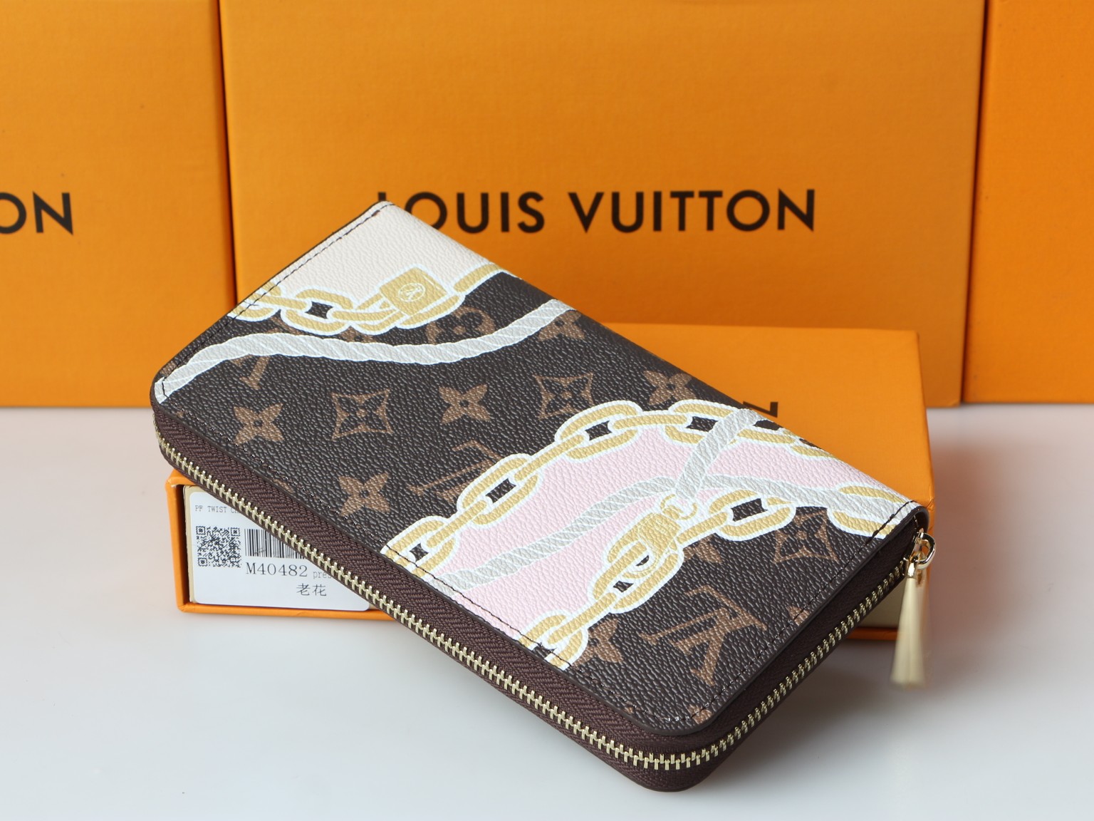 RFID Blocking bifold wallet with bill compartment