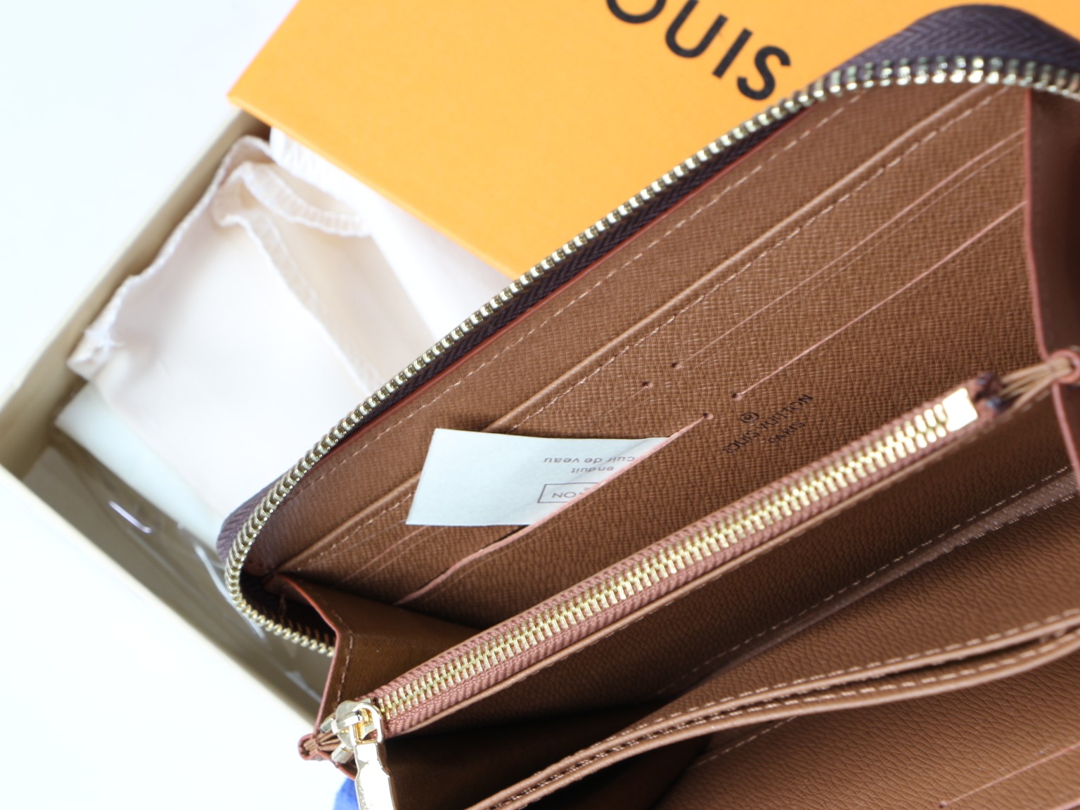 RFID Blocking leather bifold wallet in gift packaging
