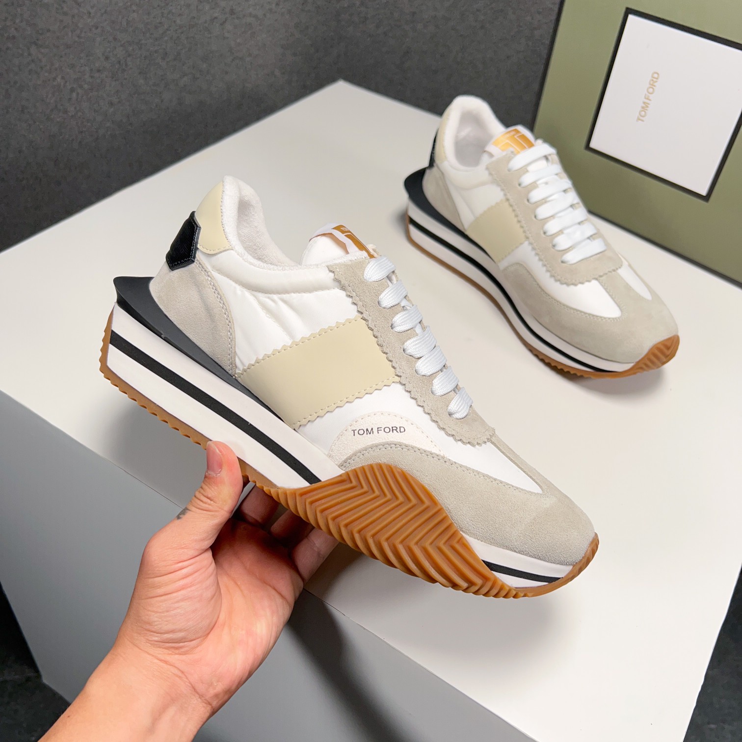 Classic Tomford zapatos de los hombres Eco Sneaker - Top de la línea es ahora nuevo y listo para la 