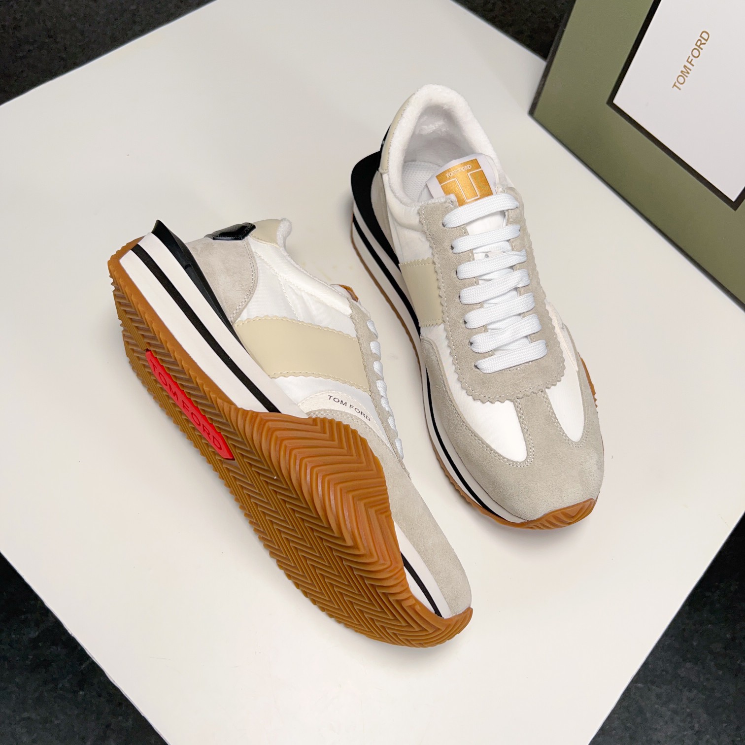 Classic Tomford zapatos de los hombres Eco Sneaker - Top de la línea es ahora nuevo y listo para la 