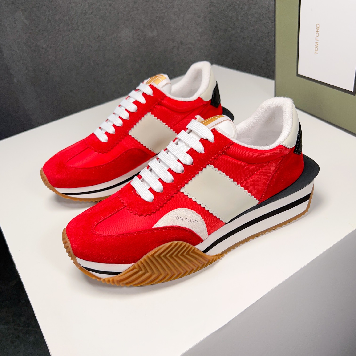 Classic Tomford zapatos de los hombres Eco Sneaker - Top de la línea es ahora nuevo y listo para la 