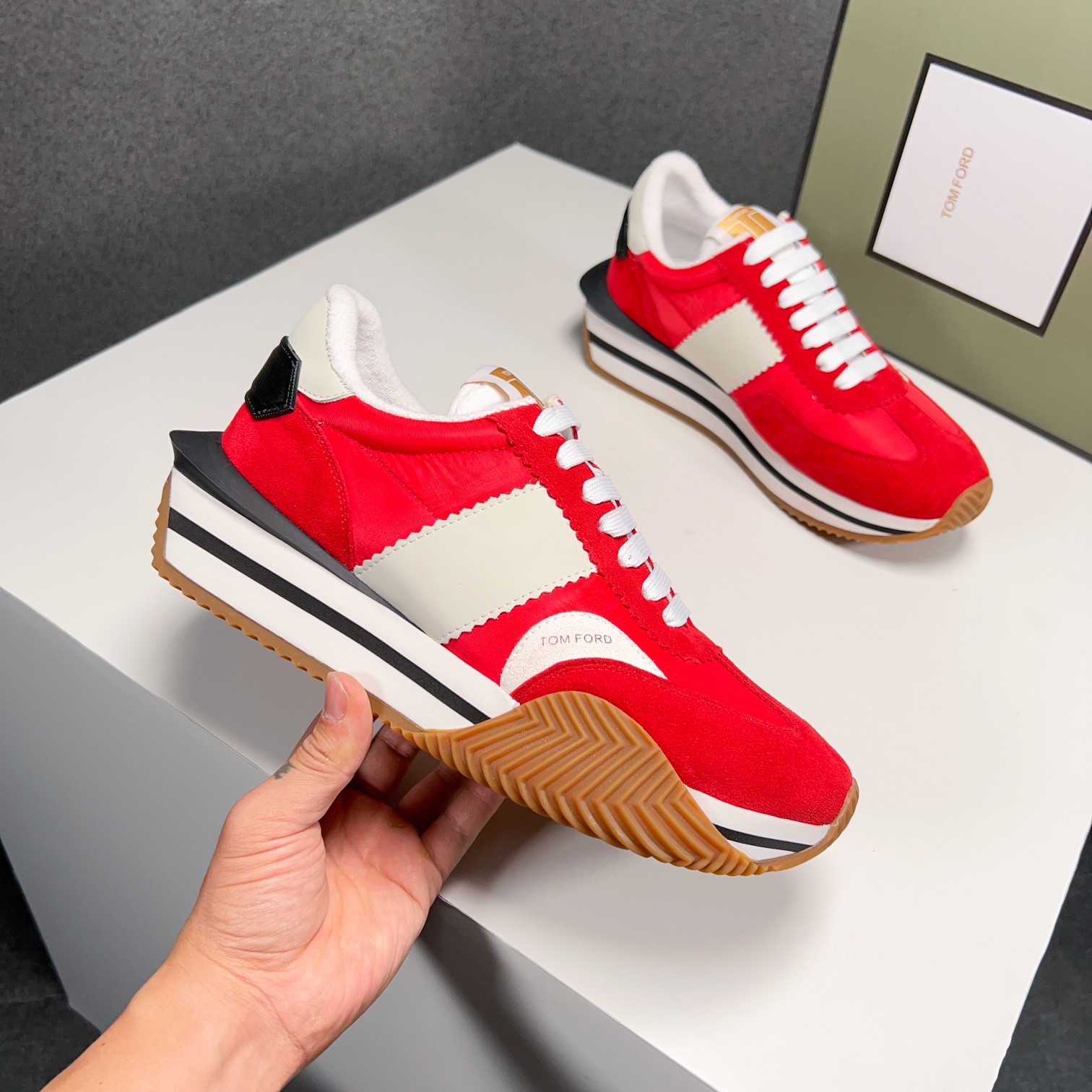 Classic Tomford zapatos de los hombres Eco Sneaker - Top de la línea es ahora nuevo y listo para la 