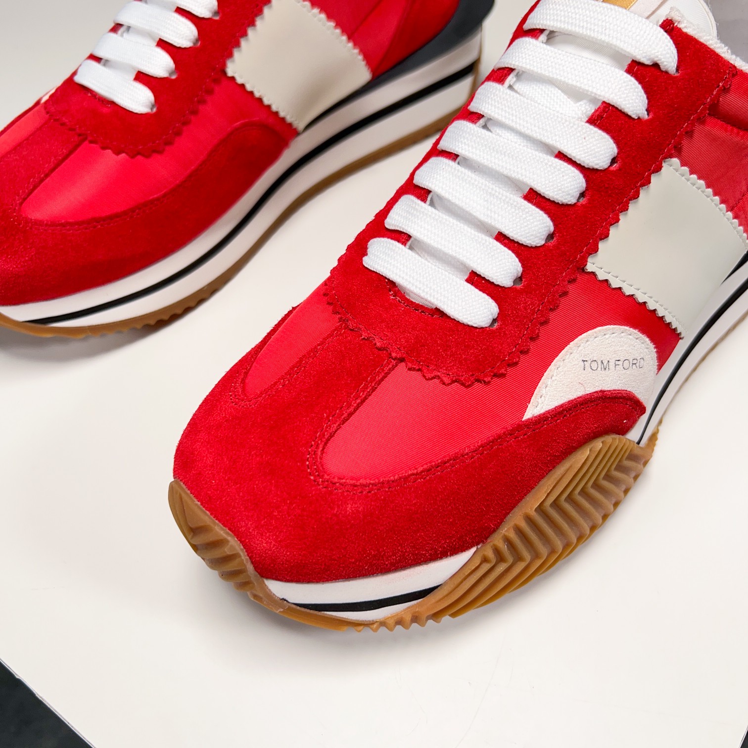 Classic Tomford zapatos de los hombres Eco Sneaker - Top de la línea es ahora nuevo y listo para la 