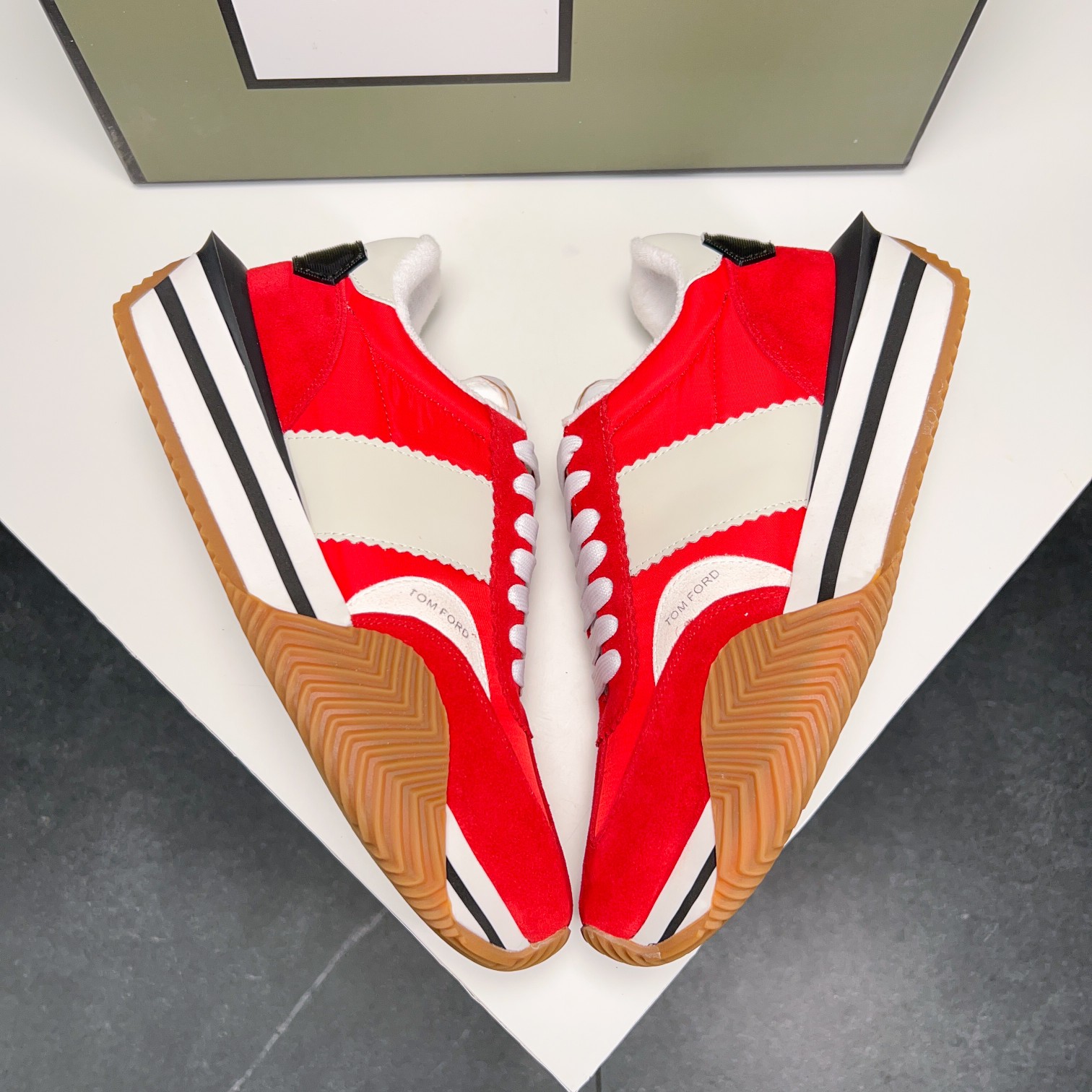 Classic Tomford zapatos de los hombres Eco Sneaker - Top de la línea es ahora nuevo y listo para la 