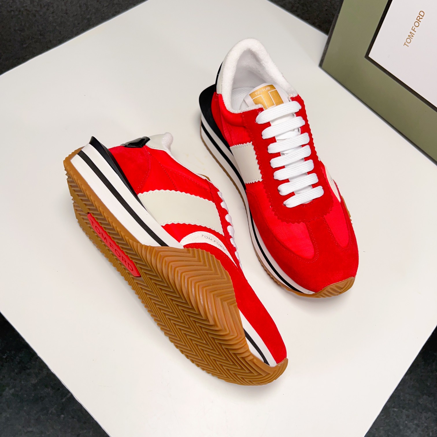 Classic Tomford zapatos de los hombres Eco Sneaker - Top de la línea es ahora nuevo y listo para la 