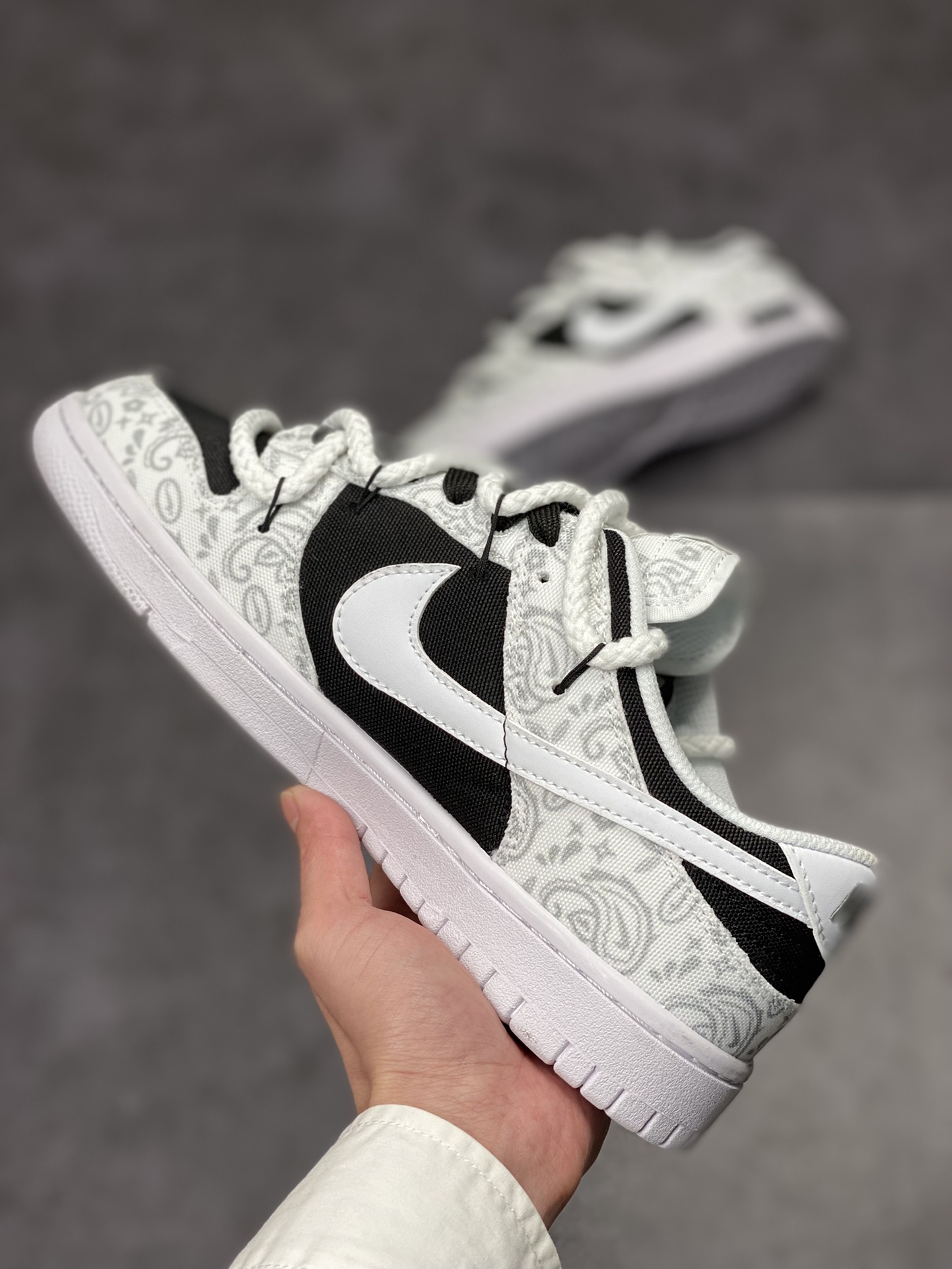 Nike sb dunk low eSS reverse waist fruit black and white gray DJ9955-100