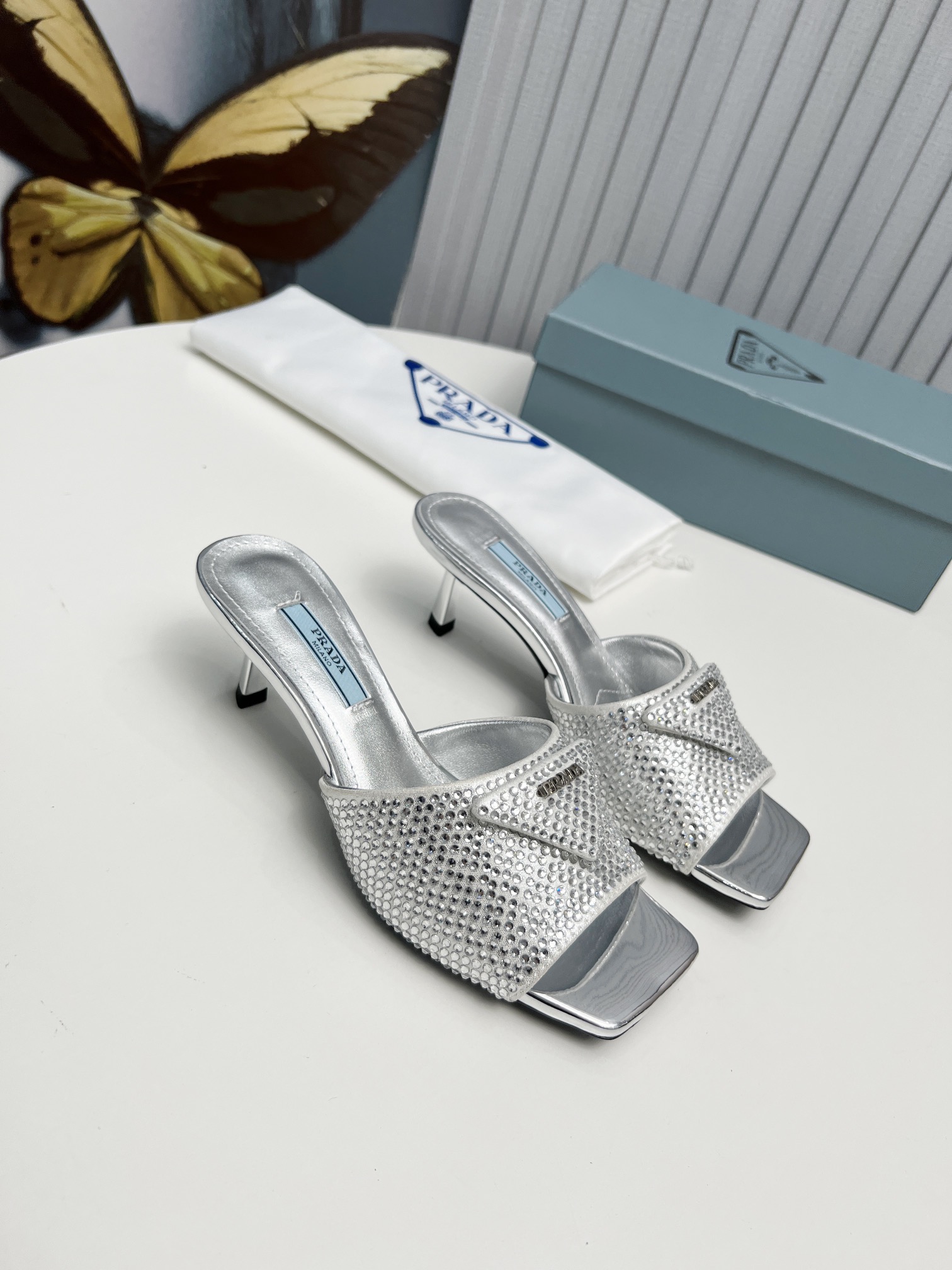 ex fábrica 2023 SSS relanza las nuevas botas largas y cortas de Prada, sandalias zapatos individuale