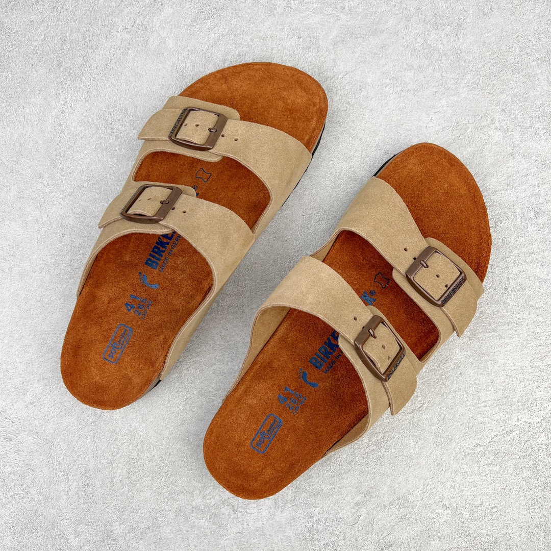 图片[3]-零售💰230 ＃DC Birkenstock Arizona 系列勃肯皮革绒面双扣时尚凉拖鞋 牛皮绒面革质地柔软 搭配可调节鞋扣提升穿着舒适度 人体工学设计分散脚部压力 保护脚踝 软木乳胶鞋床具有一定的收缩性 长时间穿着后能贴合脚型 EVA鞋底回弹性和抗张性力高 具有良好的防震、缓冲性  四季皆宜 柔软的鞋床采用额外的泡沫缓冲层 提供额外的舒适感和全天支撑 全网独家首发 源于德国的严谨工艺  牛巴戎面 中层松木 EVA 三层组合大底 优质牛皮面料五金扣 出口订单 尺码：35-44 编码：by2936030-运动鞋