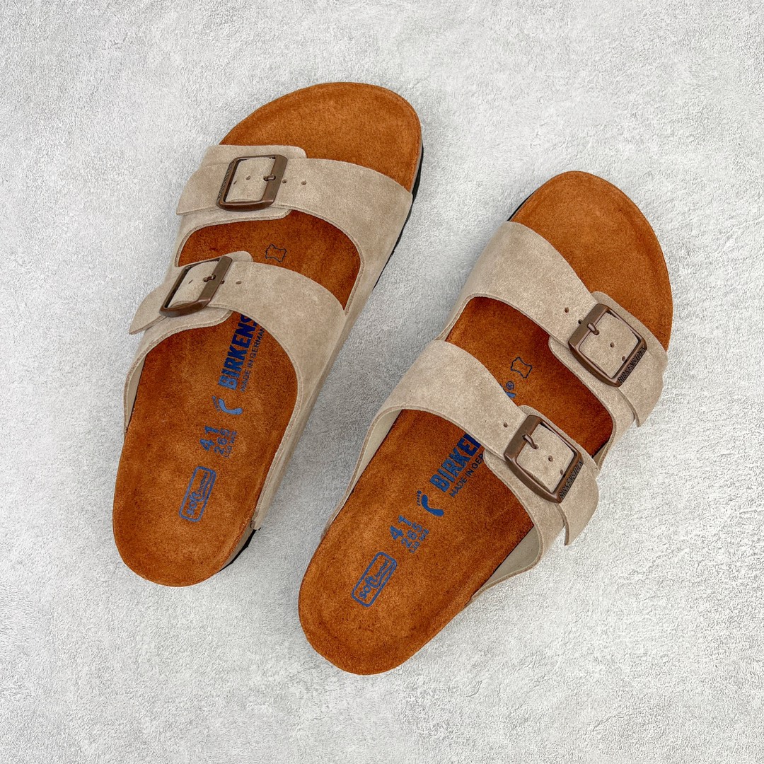 图片[3]-零售💰230 ＃DC Birkenstock Arizona 系列勃肯皮革绒面双扣时尚凉拖鞋 牛皮绒面革质地柔软 搭配可调节鞋扣提升穿着舒适度 人体工学设计分散脚部压力 保护脚踝 软木乳胶鞋床具有一定的收缩性 长时间穿着后能贴合脚型 EVA鞋底回弹性和抗张性力高 具有良好的防震、缓冲性  四季皆宜 柔软的鞋床采用额外的泡沫缓冲层 提供额外的舒适感和全天支撑 全网独家首发 源于德国的严谨工艺  牛巴戎面 中层松木 EVA 三层组合大底 优质牛皮面料五金扣 出口订单 尺码：35-44 编码：by2936030-运动鞋