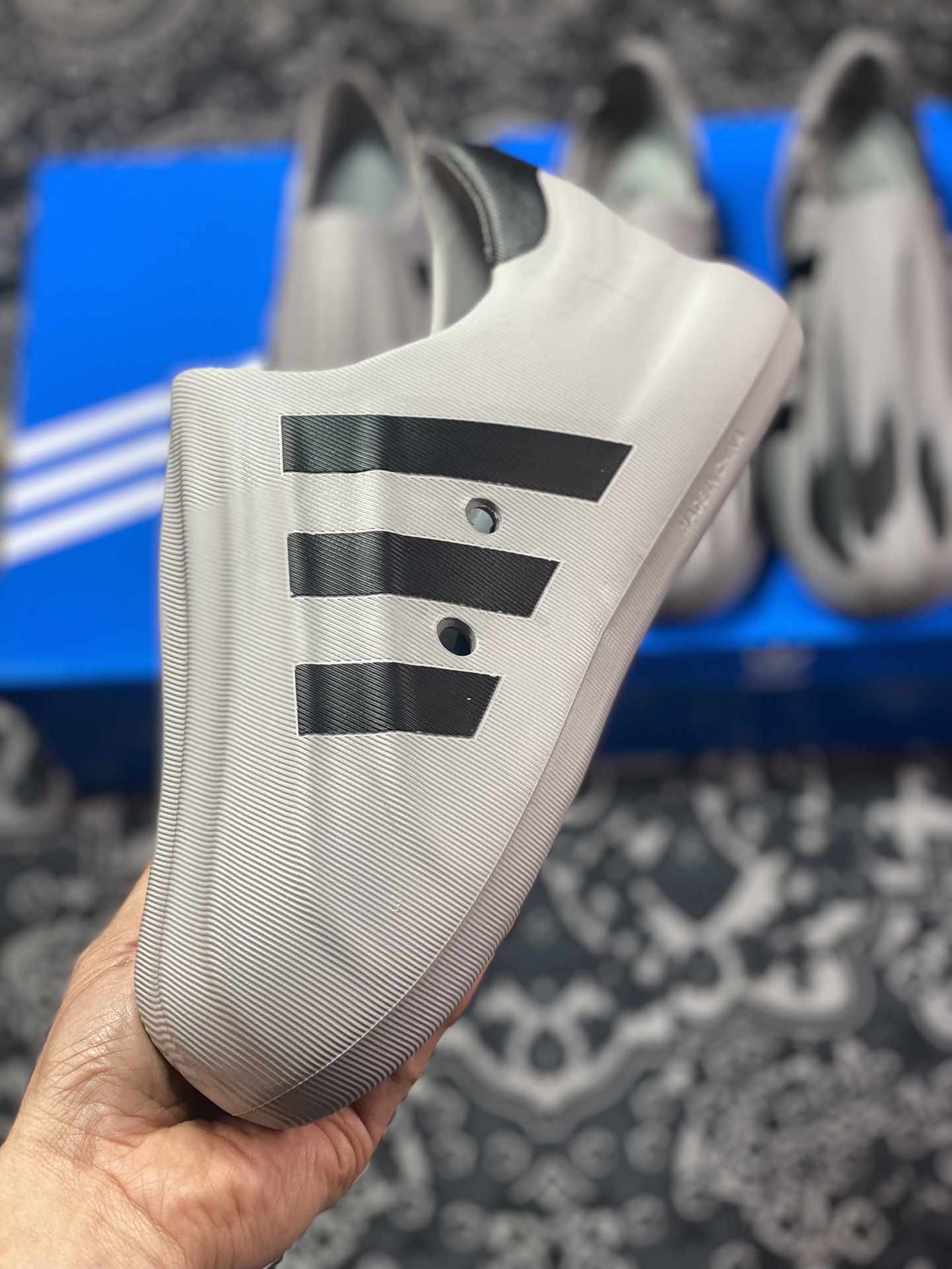 Adidas adiFOM Superstar ”Cloud White/Black” Shell Front Edition Slip-On