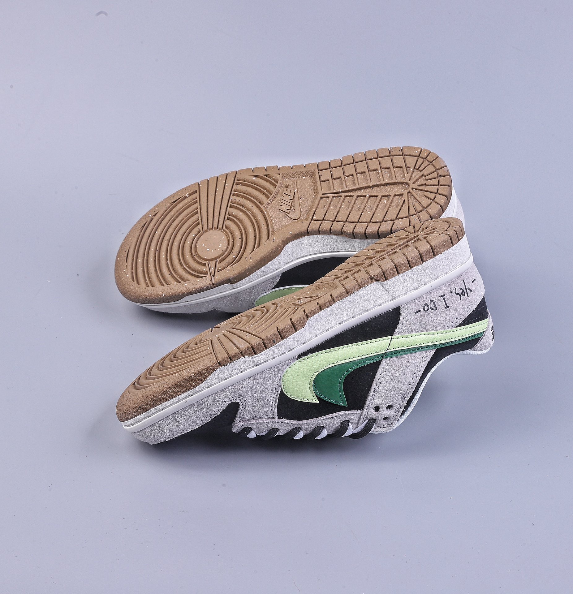 200 Nike Dunk Low SE 85 双钩复古休闲板鞋 DO9457-128