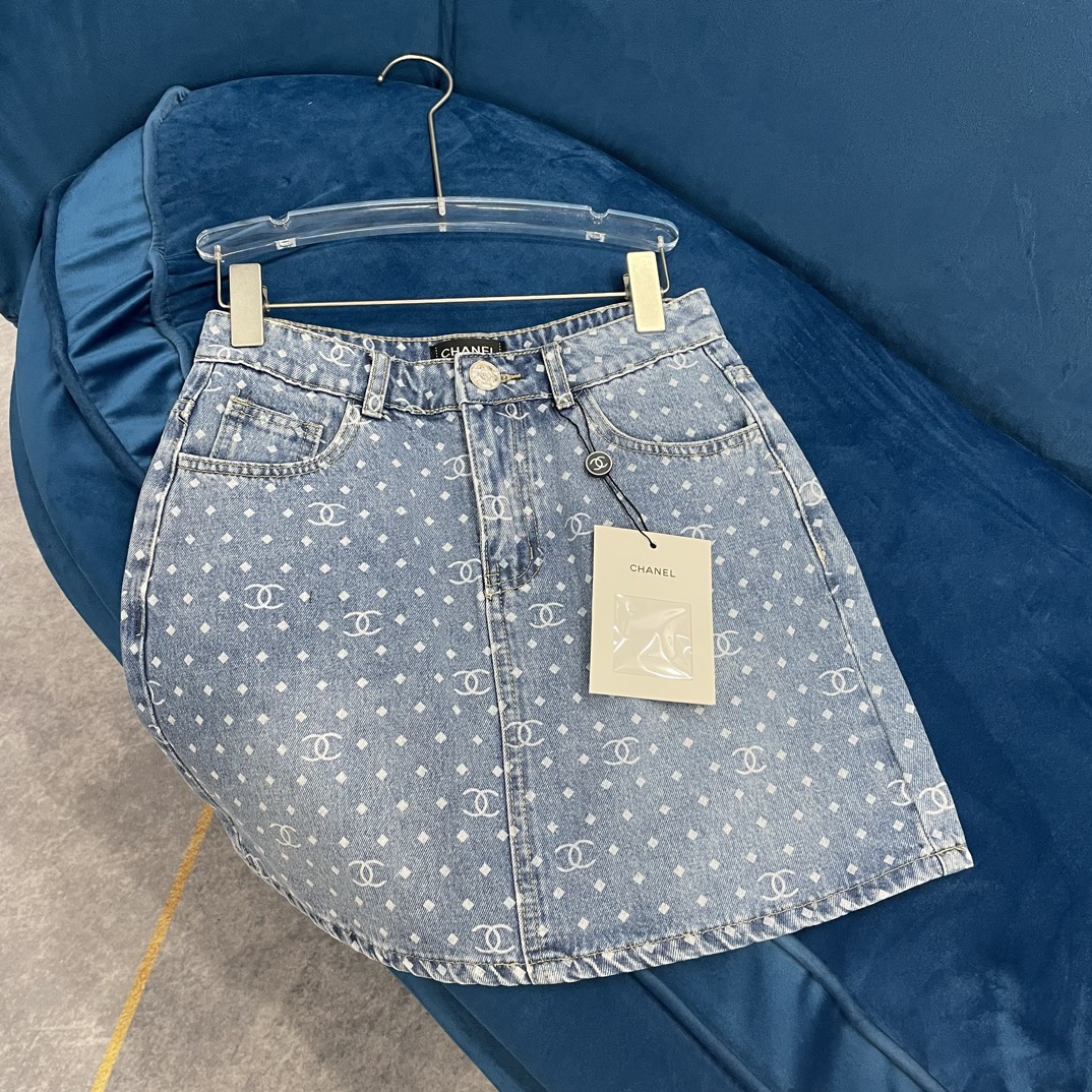NO:307811,chan/ Xiaoxiang Spring and summer new star-filled denim skirt Customized GW same fabric batch printing process, high pattern clarity and outstanding personality, classic color system for enzyme-washed cowboys, 1 color code SML, chanel, skirts, alexander wang19860909chan/ 小香 春夏新款满天星印花牛仔半裙 定制GW同款面料批印工艺,图案清晰度高,个性突出,酵素洗水牛仔经典色系,1色码数SML,,chanel,skirts,alexander wang,Women's clothing