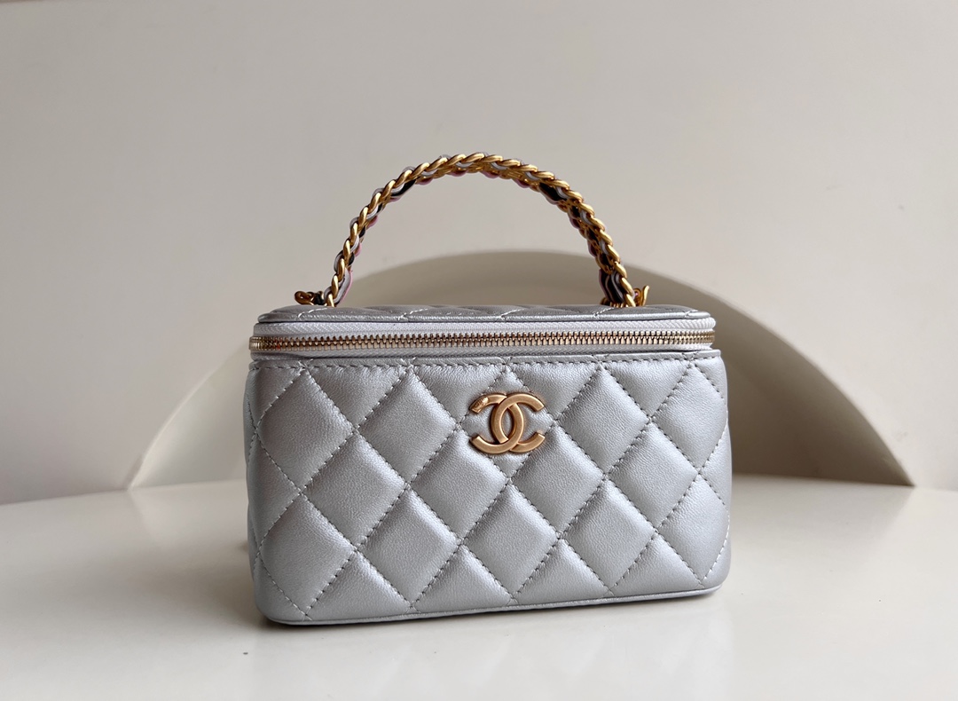 Chanel Crossbody & Shoulder Bags Sheepskin A68135