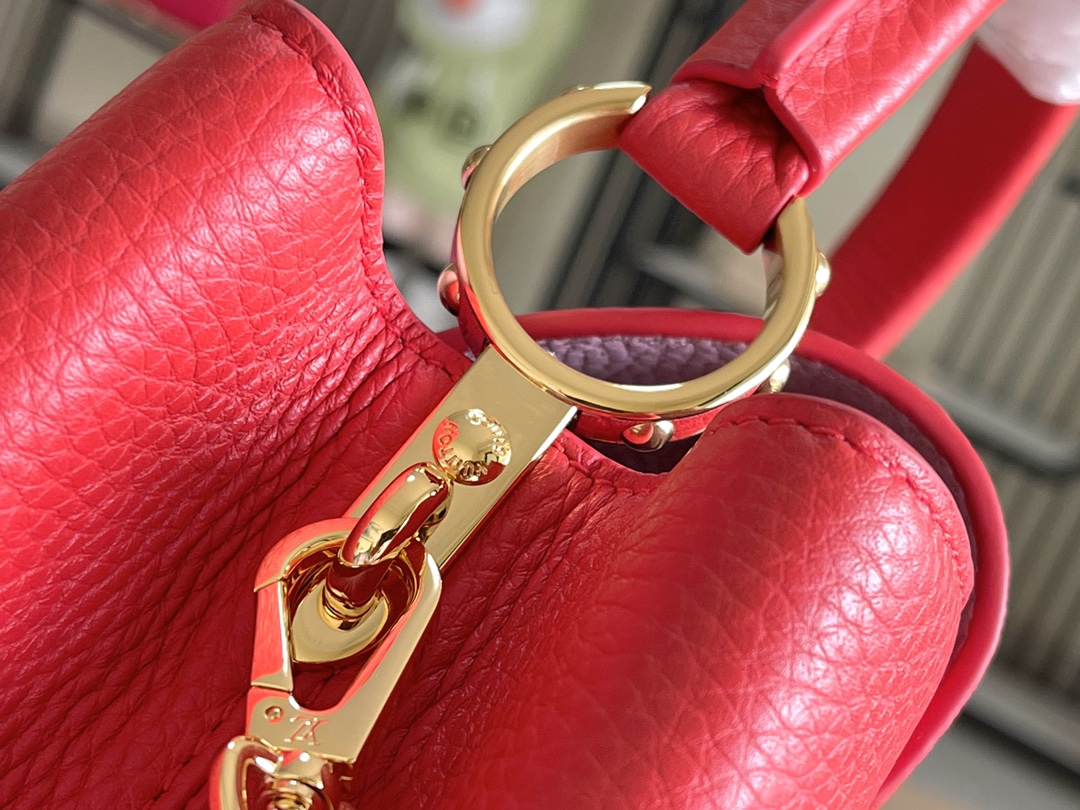 the Capucines MM handbag dresses Taurillon leather in seasonal hues - Bag 6