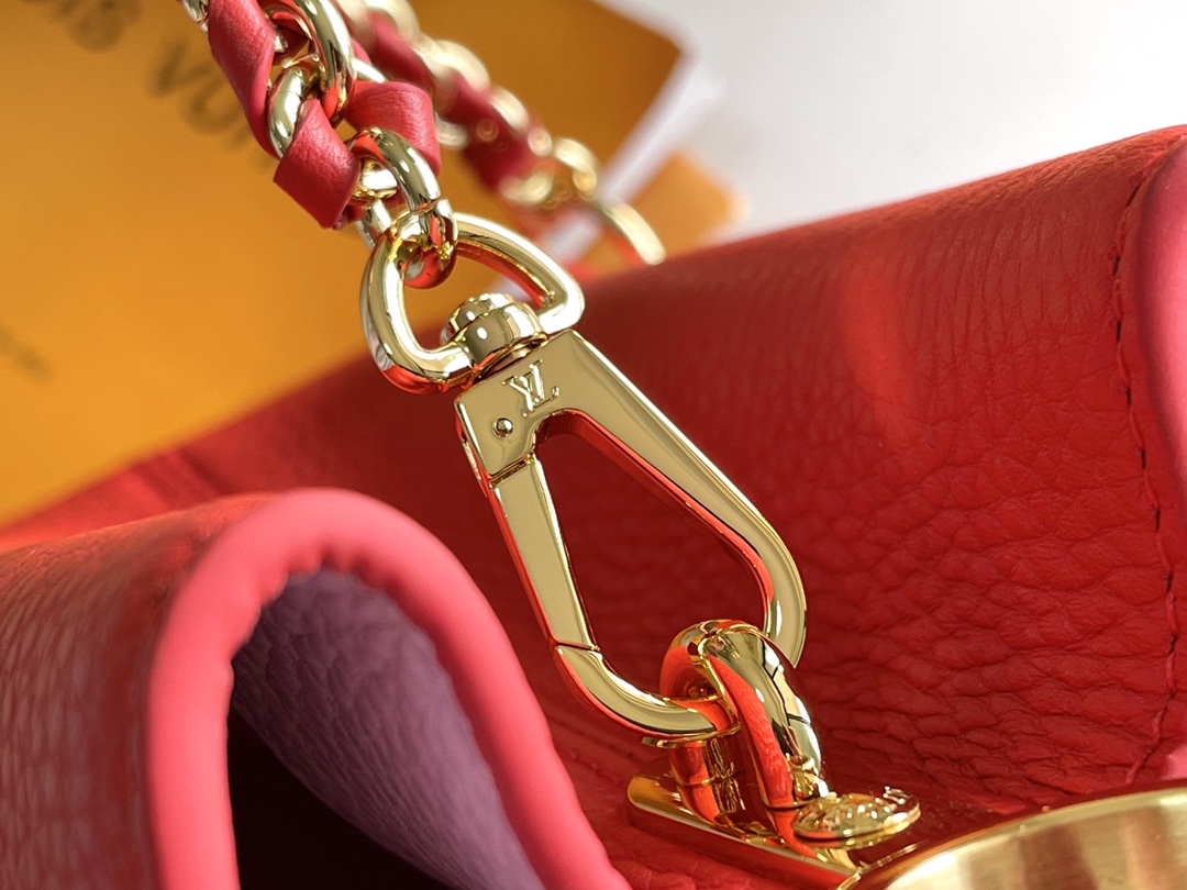 the Capucines MM handbag dresses Taurillon leather in seasonal hues - Bag 7