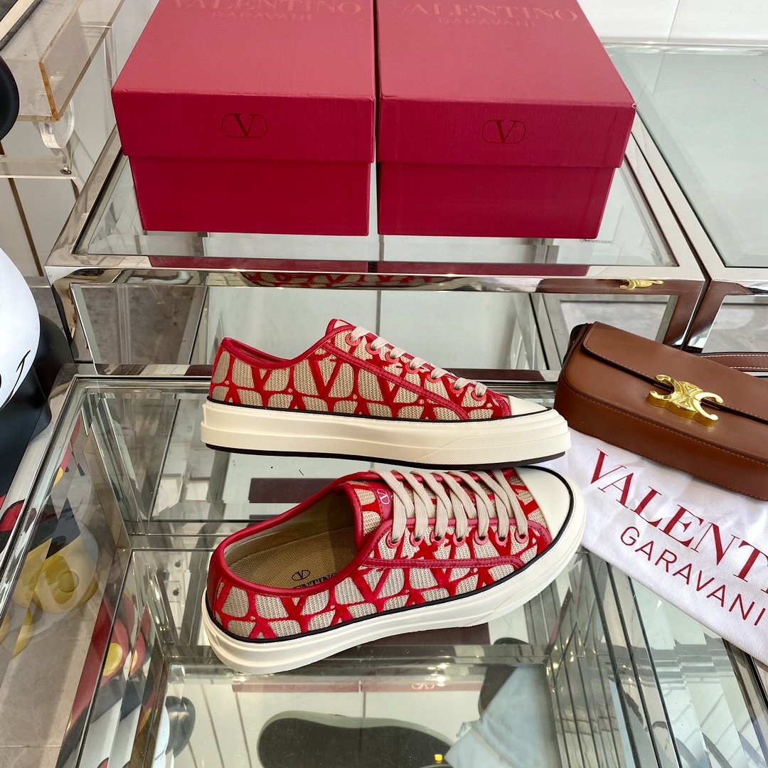 Valentino帆布鞋️️舒服舒适