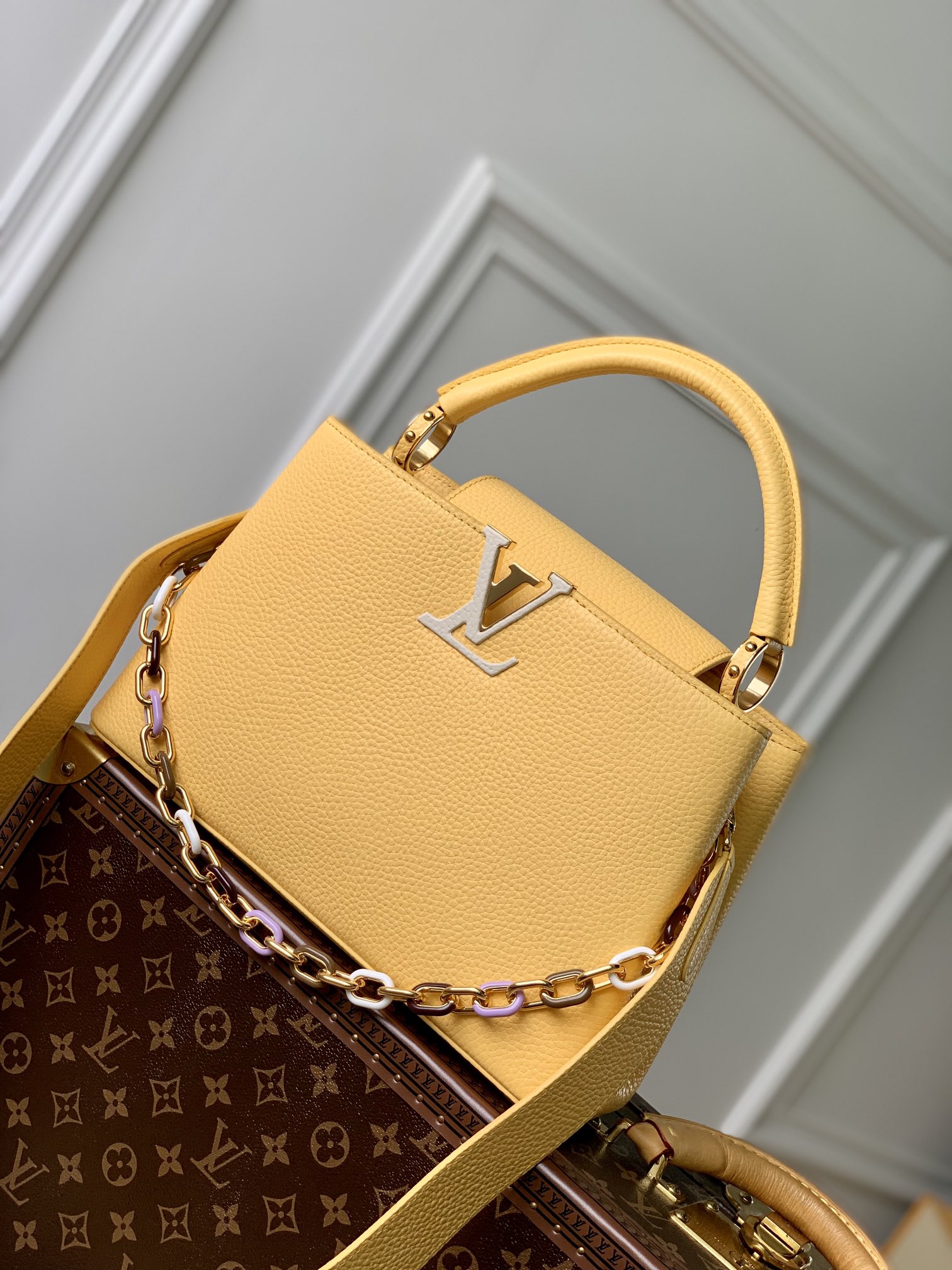Louis Vuitton LV Capucines AAAAA+
 Bags Handbags Yellow Gold Hardware Taurillon Resin Chains M21798