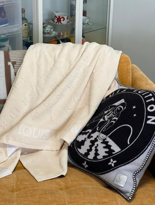 Louis Vuitton Limited Edition Monogram Beach Towel - 95x150cm,100% Cotton 1 Louis Vuitton Limited Edition Monogram Beach Towel - 95x150cm,100% Cotton