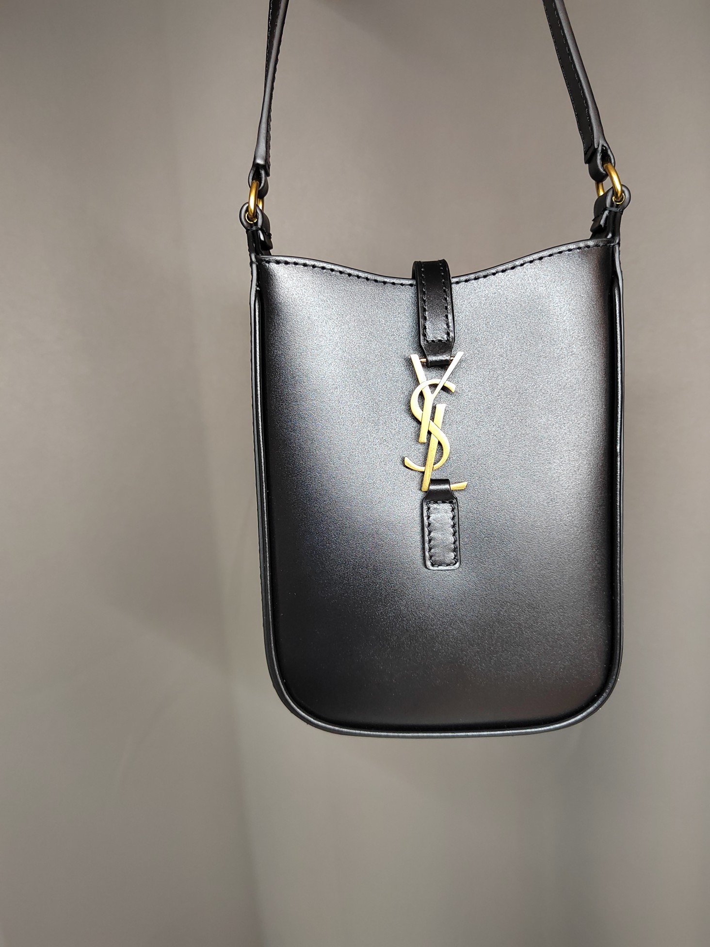 NO:177509,Genuine grade original leather Model 735214, 23 new hobo secret phone bag Size 13×20.18, YSL, saint laurent19860909正品级 原厂皮 型号735214, 23新款hobo秘你手机包 尺寸13×20.18,YSL,saint laurent,Bag