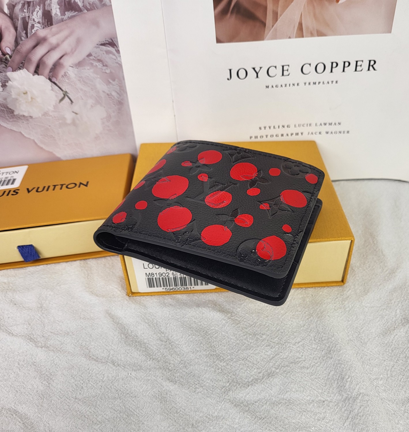 Leather bifold wallet dimensions