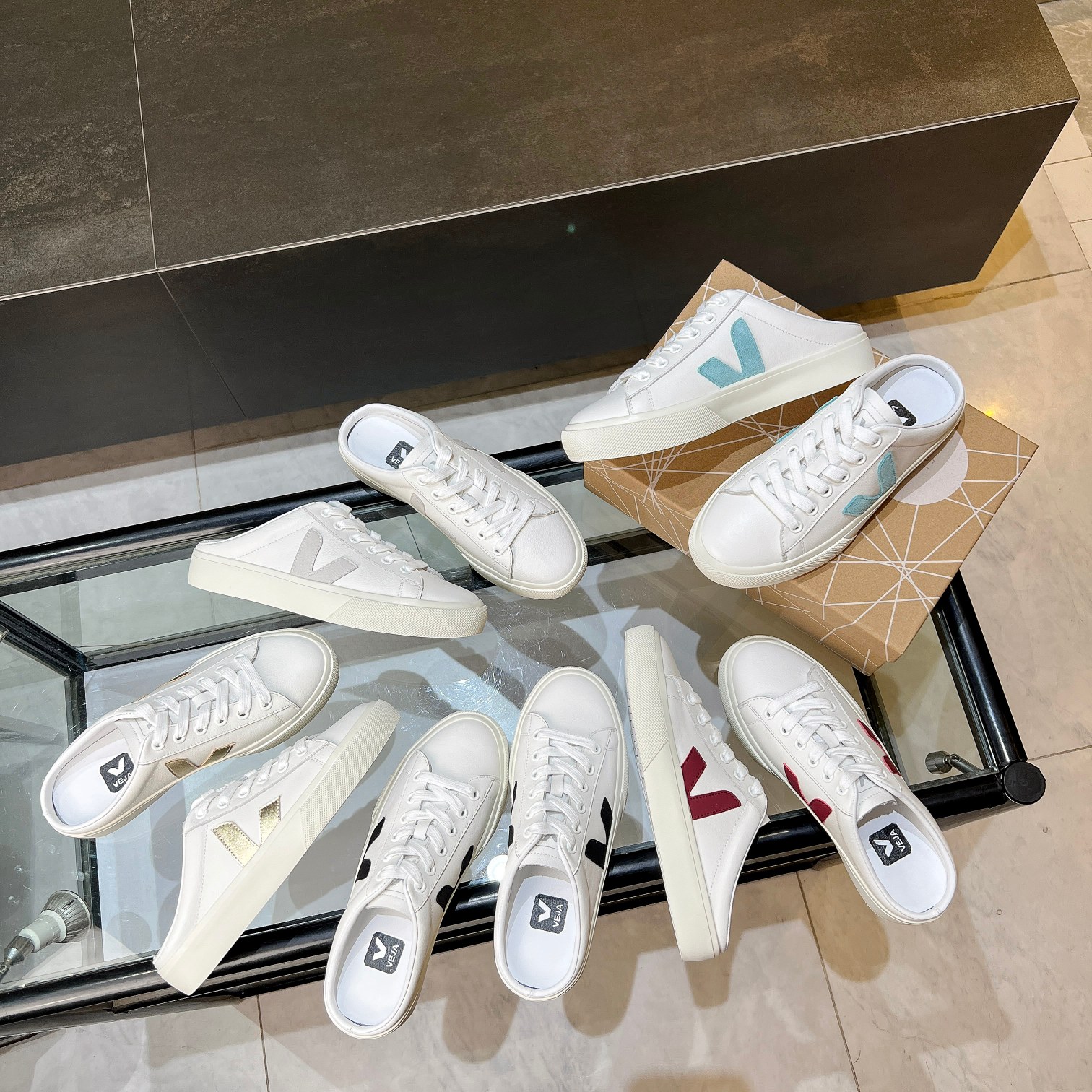 NO:407040,/ Fabric: Imported cowhide, inner sheepskin, outsole vulcanized non-slip sole, size 35-39 for women (40 custom made without return or exchange) size 40-44 for men (45 custom made without return or exchange), casual shoes/sports shoes, sneakers, cowhide, sheepskin19860909/ 面料:进口牛皮 内里羊皮里 大底硫化防滑大底 码数女款35-39(40定做不退换) 码数: 男款40-44(45定做不退换),休闲鞋/运动鞋,sneakers,cowhide,sheepskin,Women's Shoes