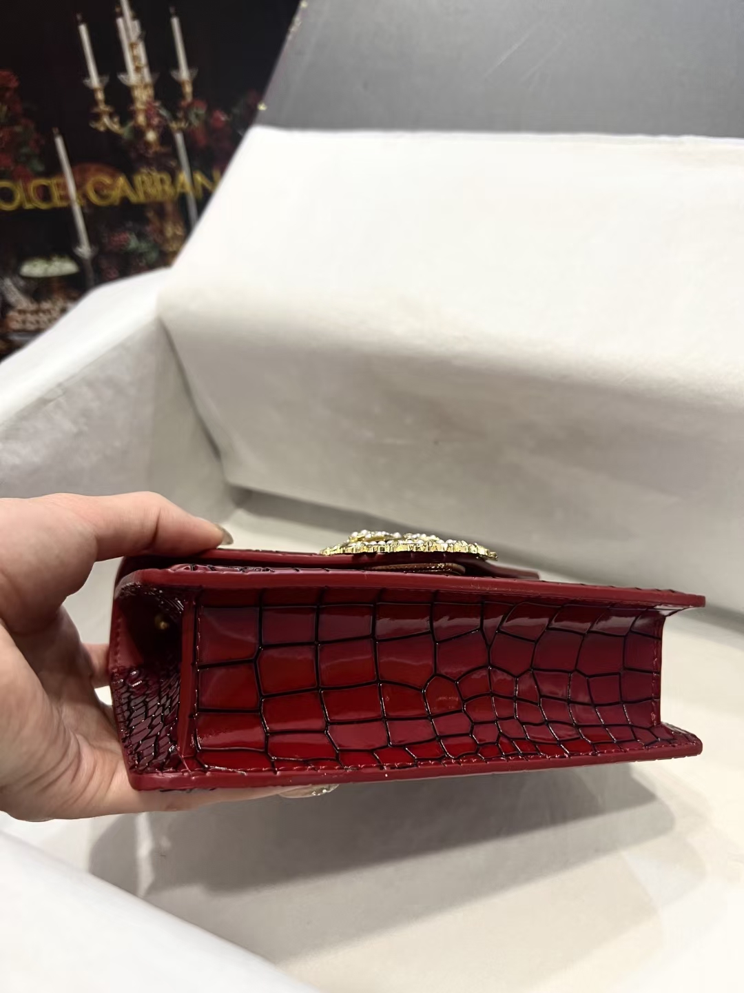 Dolce&Gabbana 海外代购专用品 爱心蝴蝶结✨链条手提包👜简单时尚为主，最火斜挎包 采用进口原