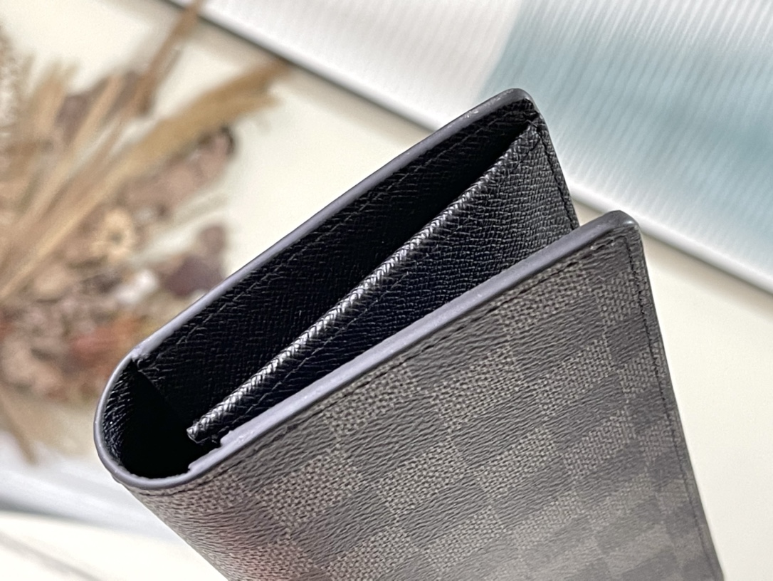 Brazza Wallet Damier Graphite Canvas N62665