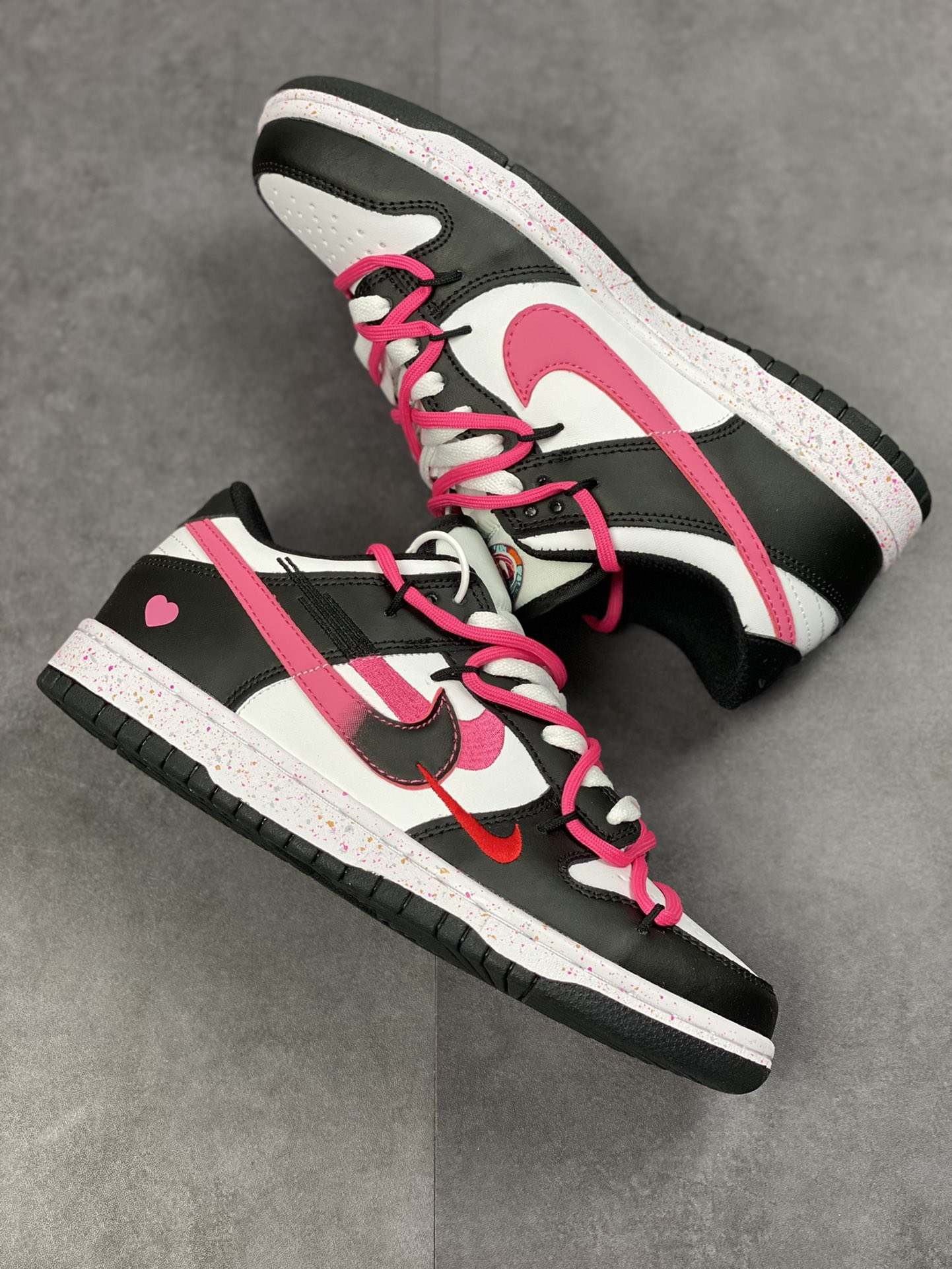 NIKE SB Dunk Low black and pink straps FD4623-131-1