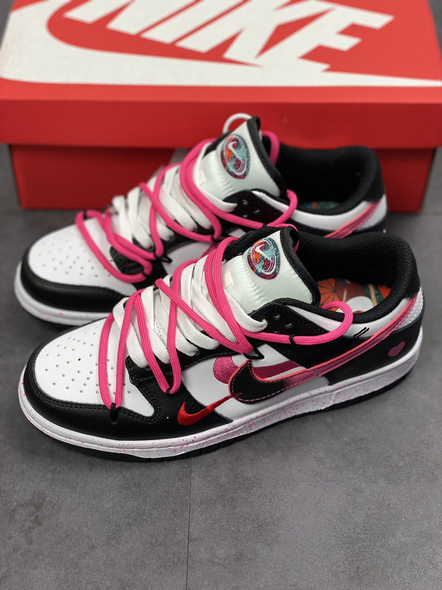 NIKE SB Dunk Low black and pink straps FD4623-131-1