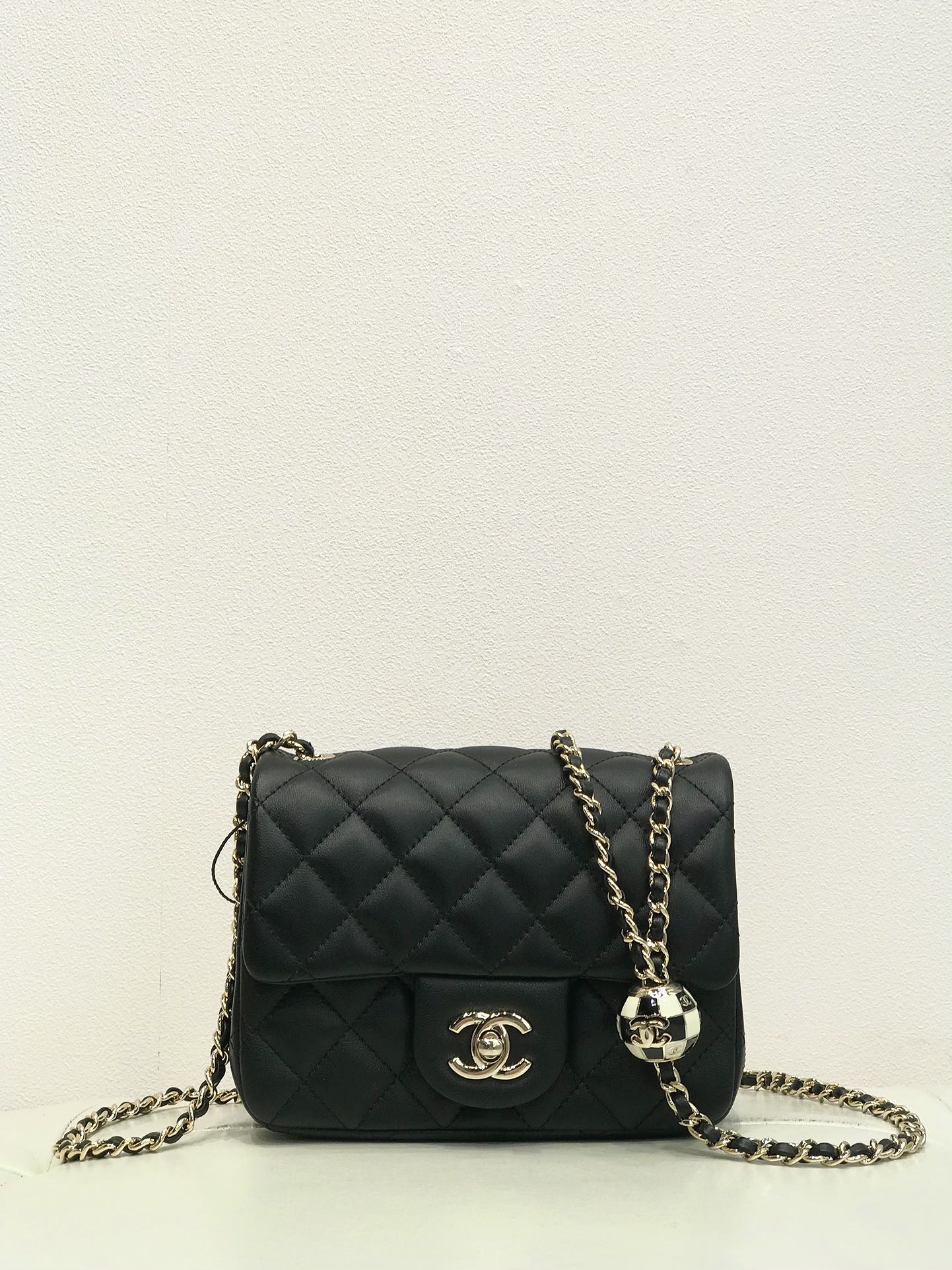 CHANEL cuir d'origine agneau matelassé classique valeur sûre souple et épais sac chaîne - qualité supérieure