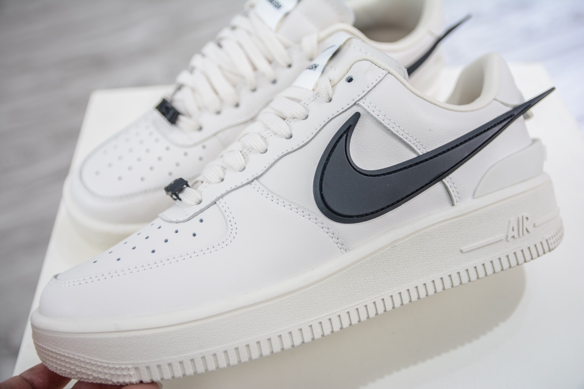 220 Air Force 1 Low  DV3464-002