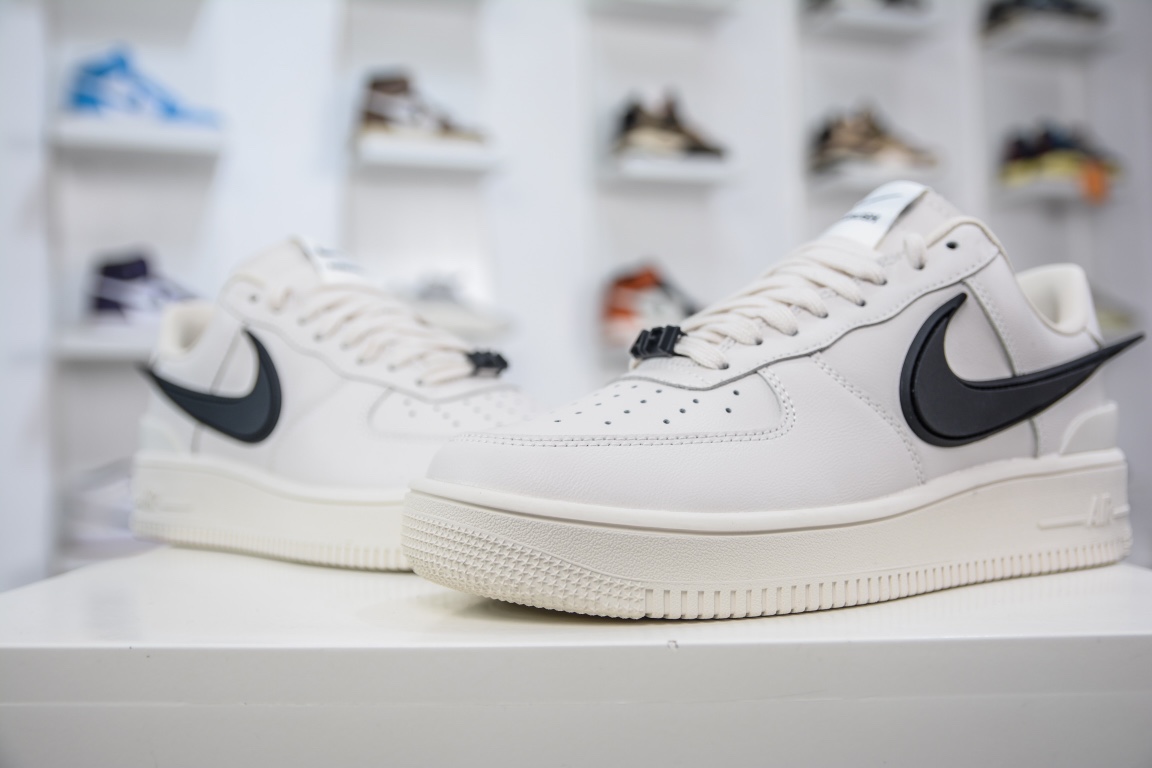 220 Air Force 1 Low  DV3464-002