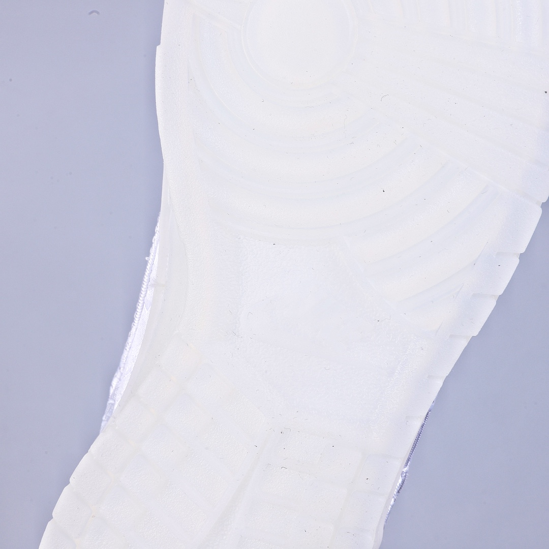 220 Fragment Design x CLOT x Nike 陈冠希 耐克 藤原浩闪电板鞋 白色男女同款 FN0315-110
