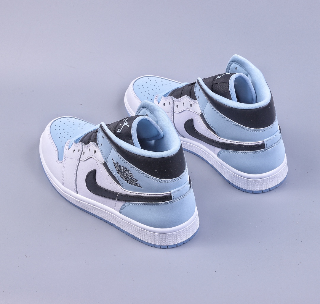 260 DT Air Jordan AJ1 Mid AJ1 乔1冰蓝色 中帮篮球鞋 DV1308-104