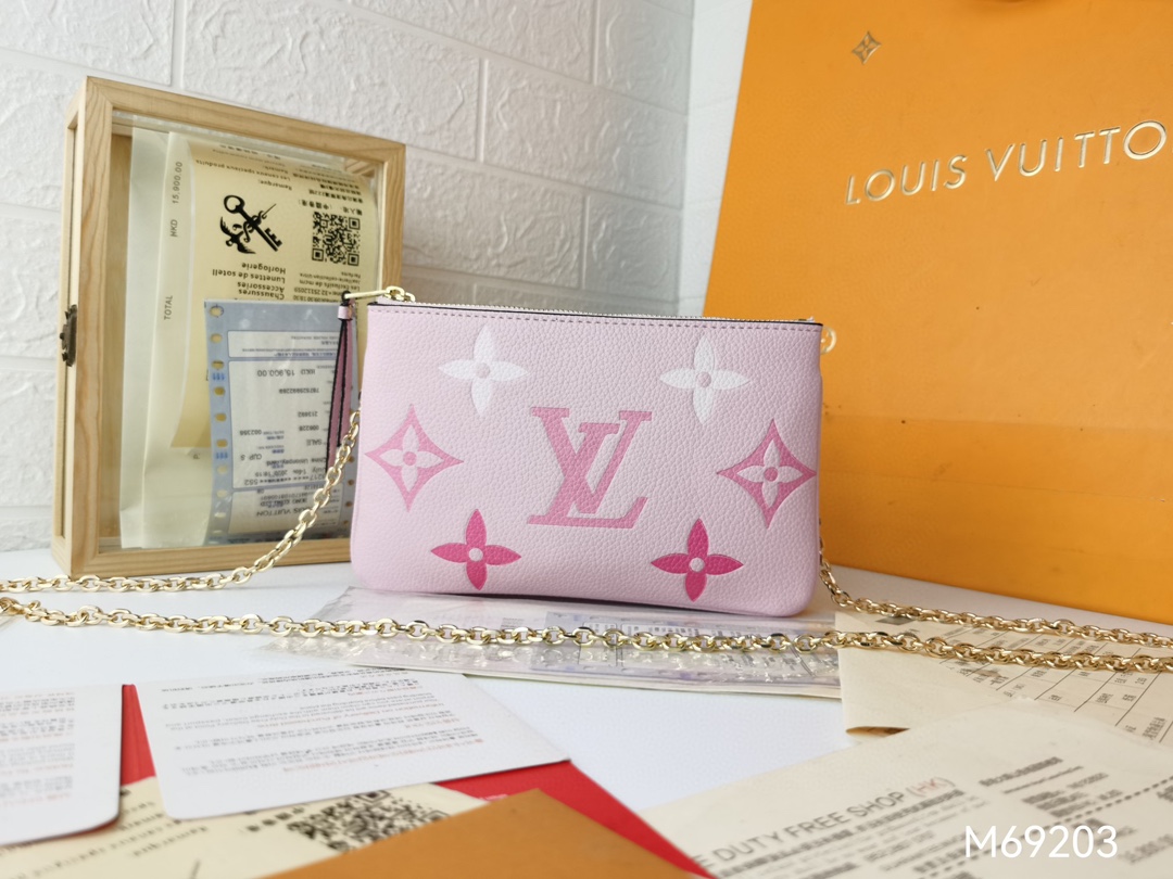 Long leather wallet, showing compartments and card slots